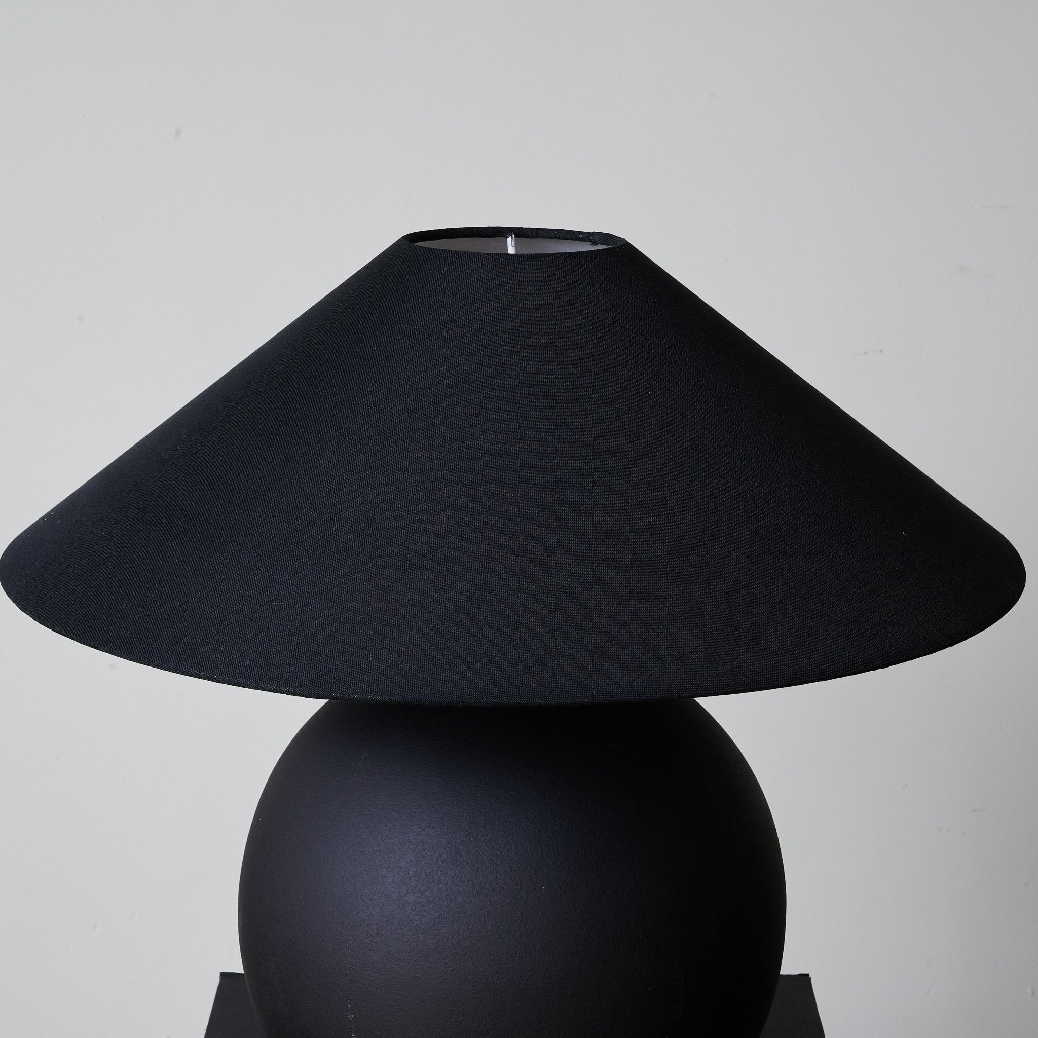 Elara Minimalist Ceramics Table Lamp-Neutral Decor