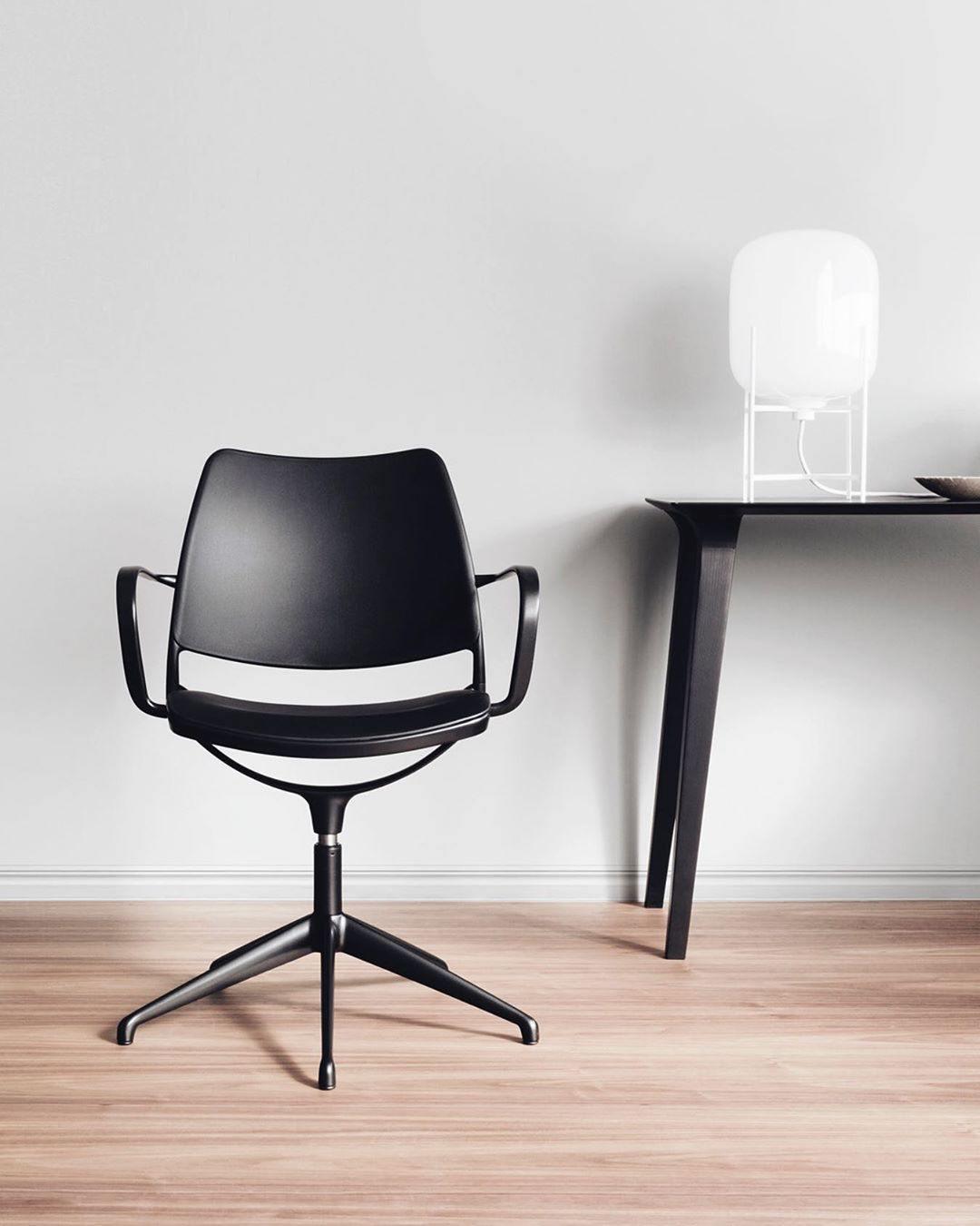 Gareth Glass Industrial Table Lamp-Neutral Decor