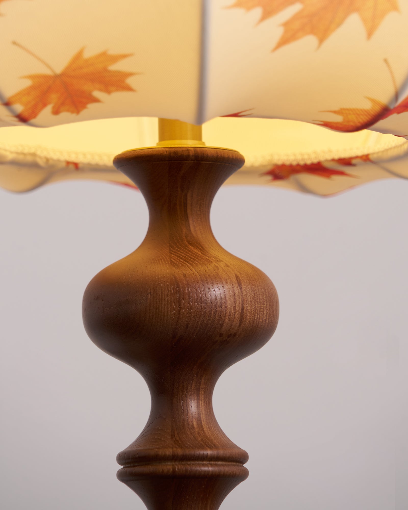 Qrathen Wood Fabric Retro Floor Lamp-Neutral Decor