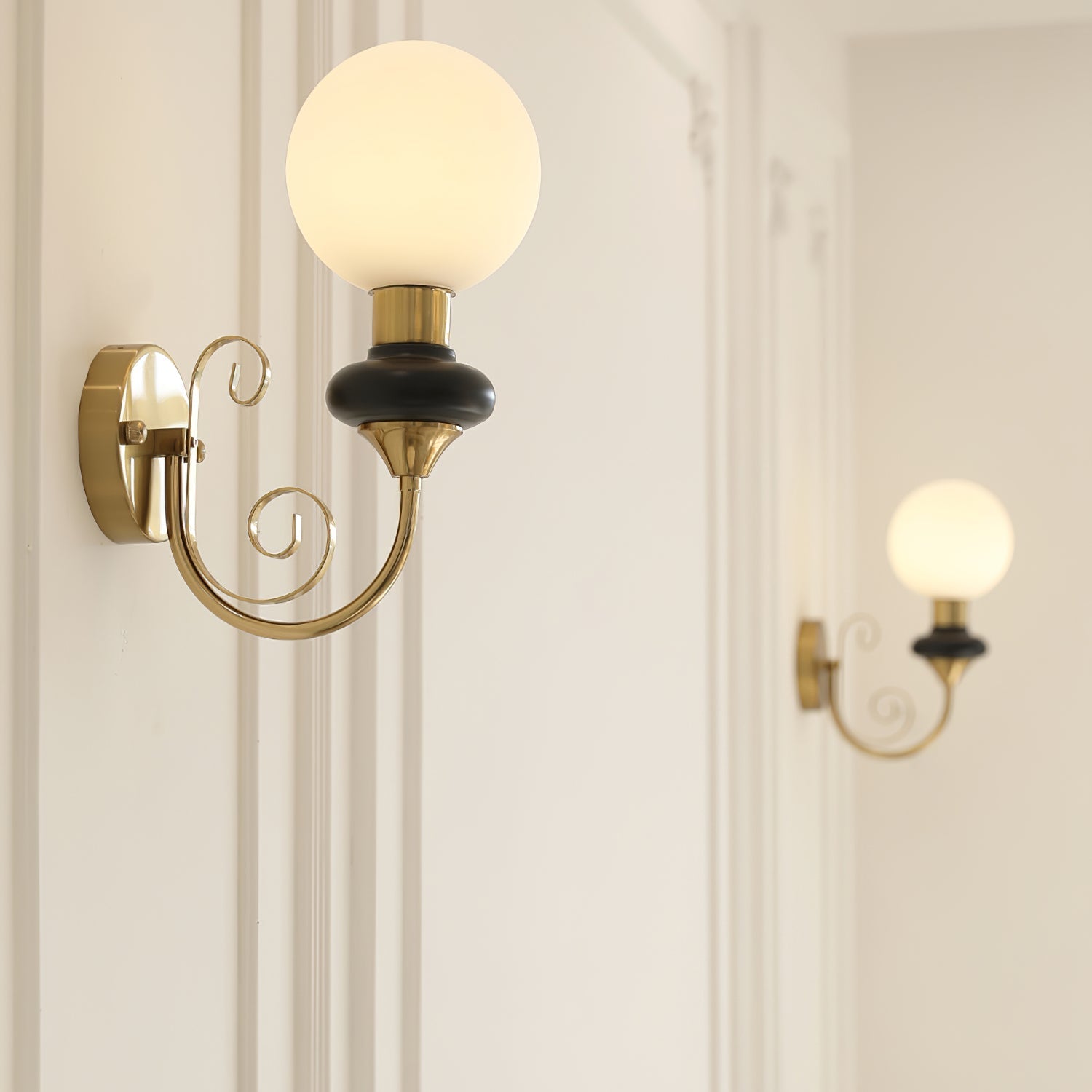 Whirl Chic Plug-in Wall Lamp-Neutral Decor