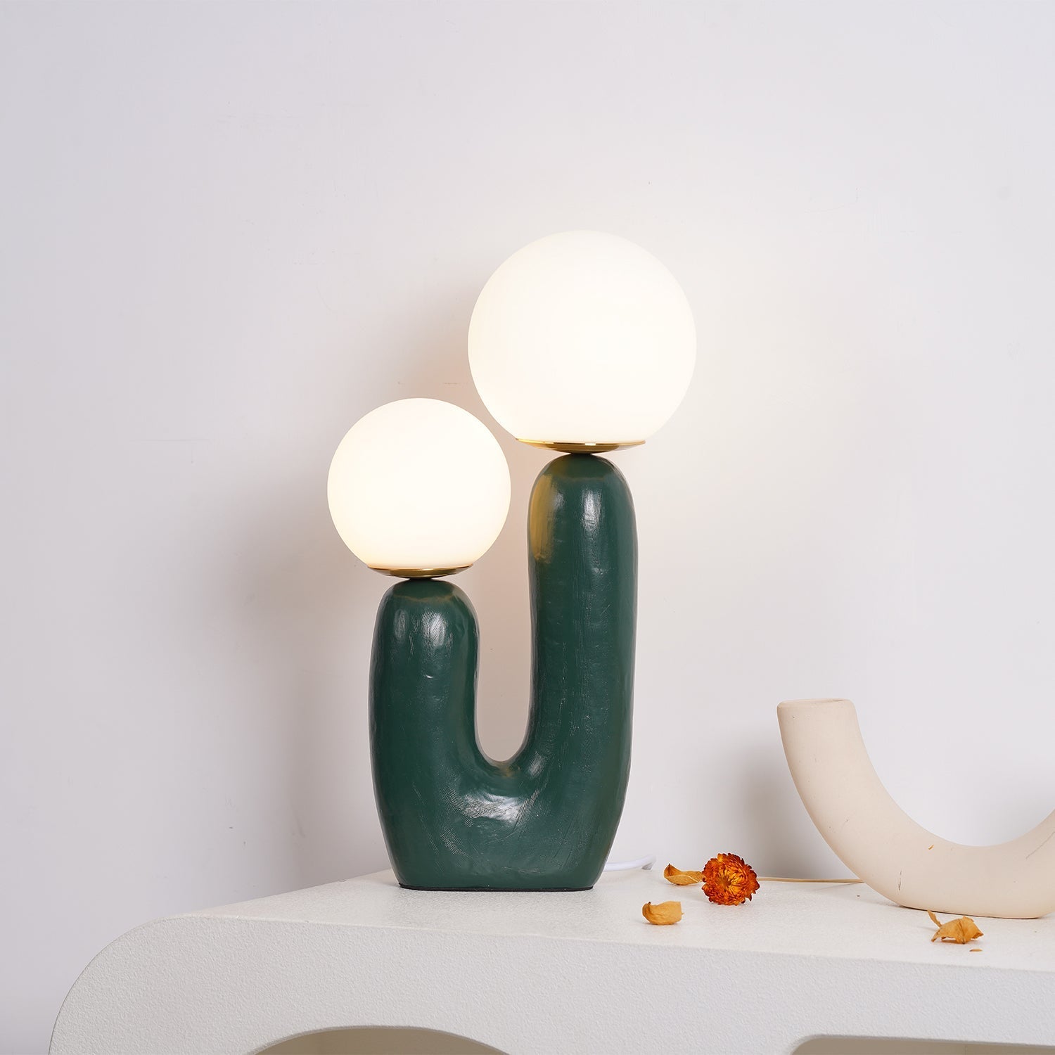 Elyrain Resin Artistic Table Lamp-Neutral Decor