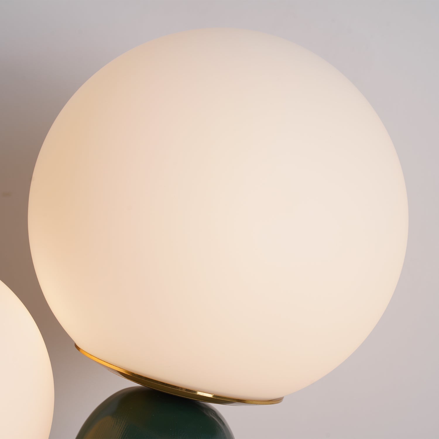 Elyrain Resin Artistic Table Lamp-Neutral Decor