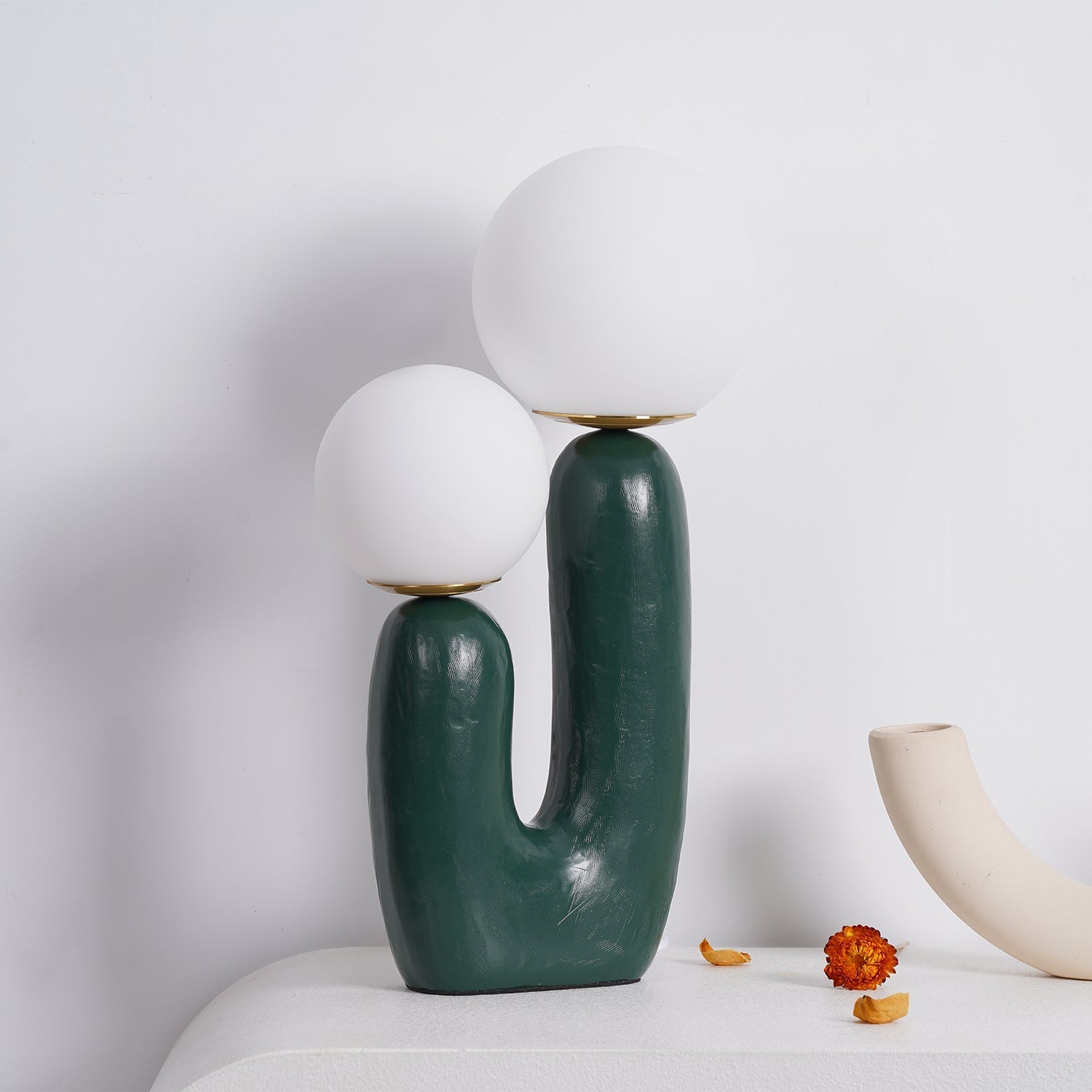 Elyrain Resin Artistic Table Lamp-Neutral Decor