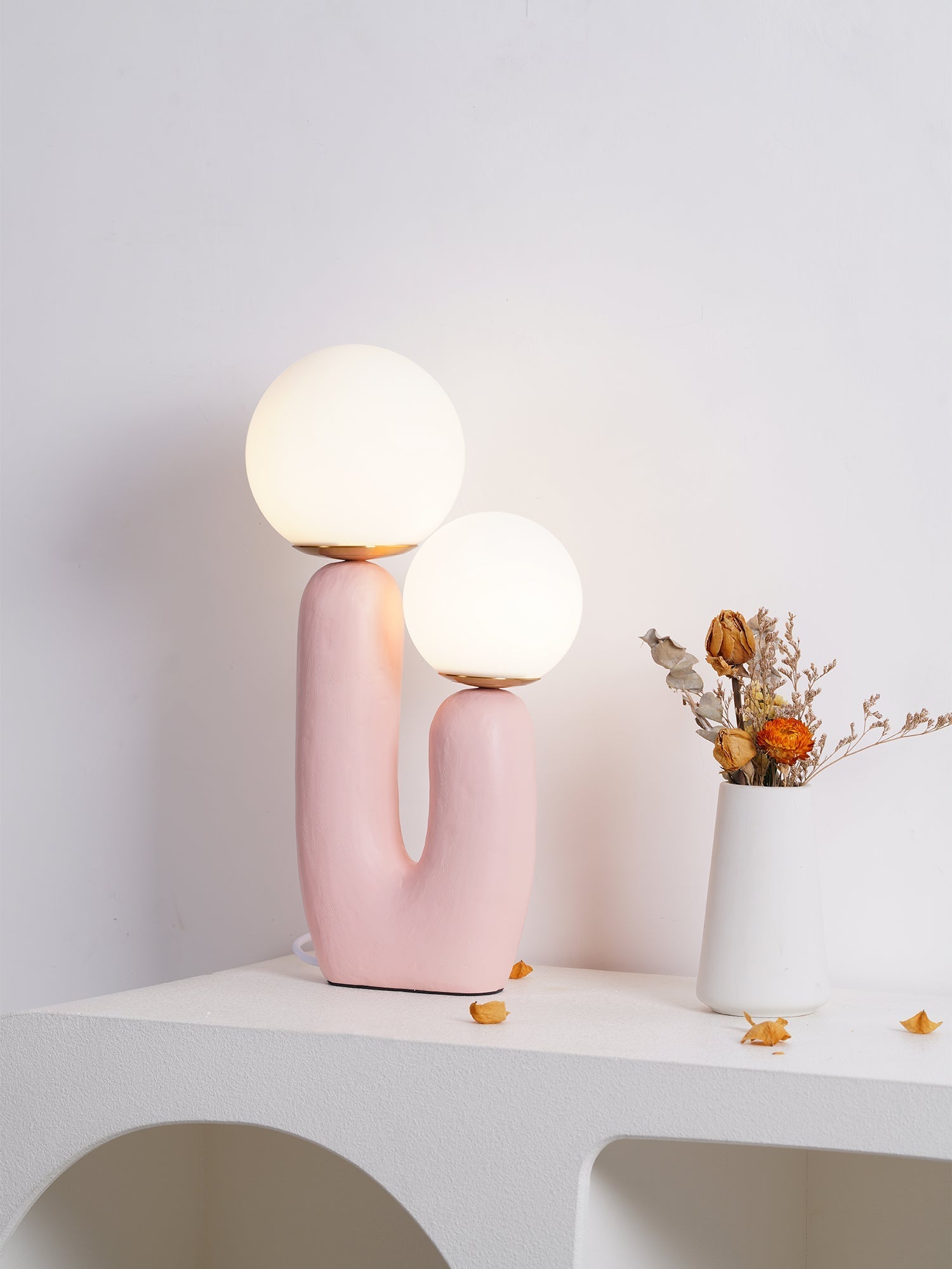 Elyrain Resin Artistic Table Lamp-Neutral Decor