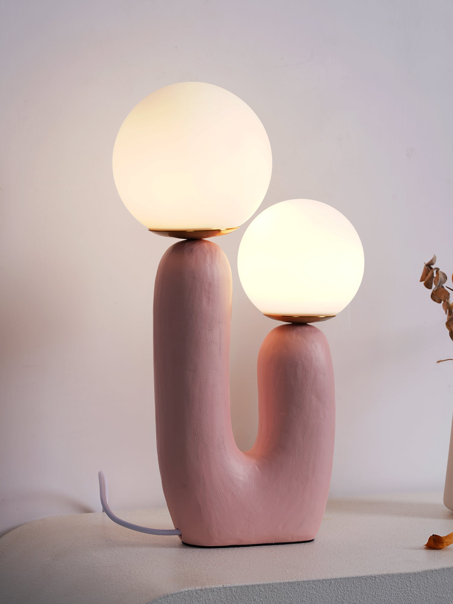 Elyrain Resin Artistic Table Lamp-Neutral Decor