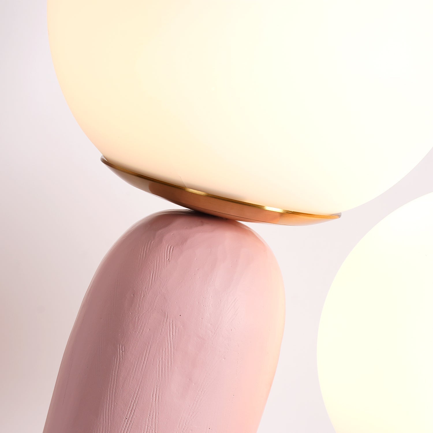 Elyrain Resin Artistic Table Lamp-Neutral Decor