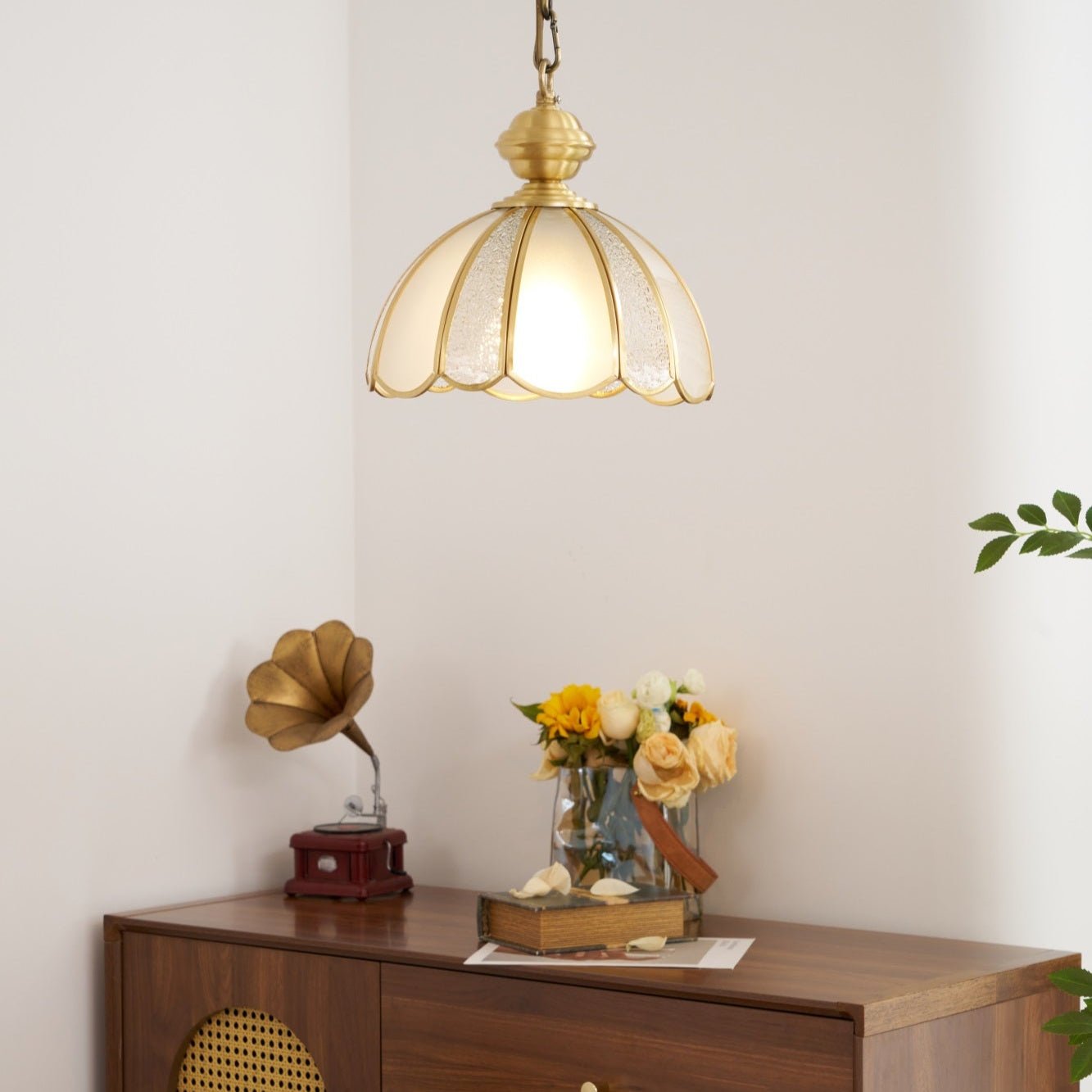 Lunell Traditional Art Brass Glass Pendant Light-Neutral Decor