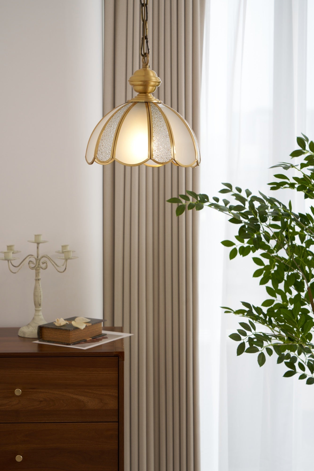 Lunell Traditional Art Brass Glass Pendant Light-Neutral Decor
