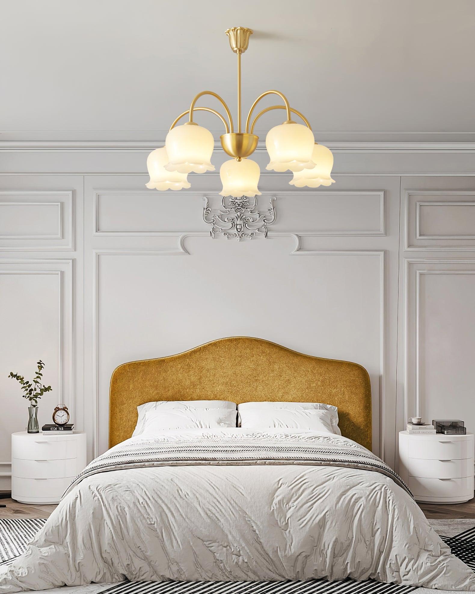 Lustra Chandelier Brass Elegant Curved Arm-Neutral Decor