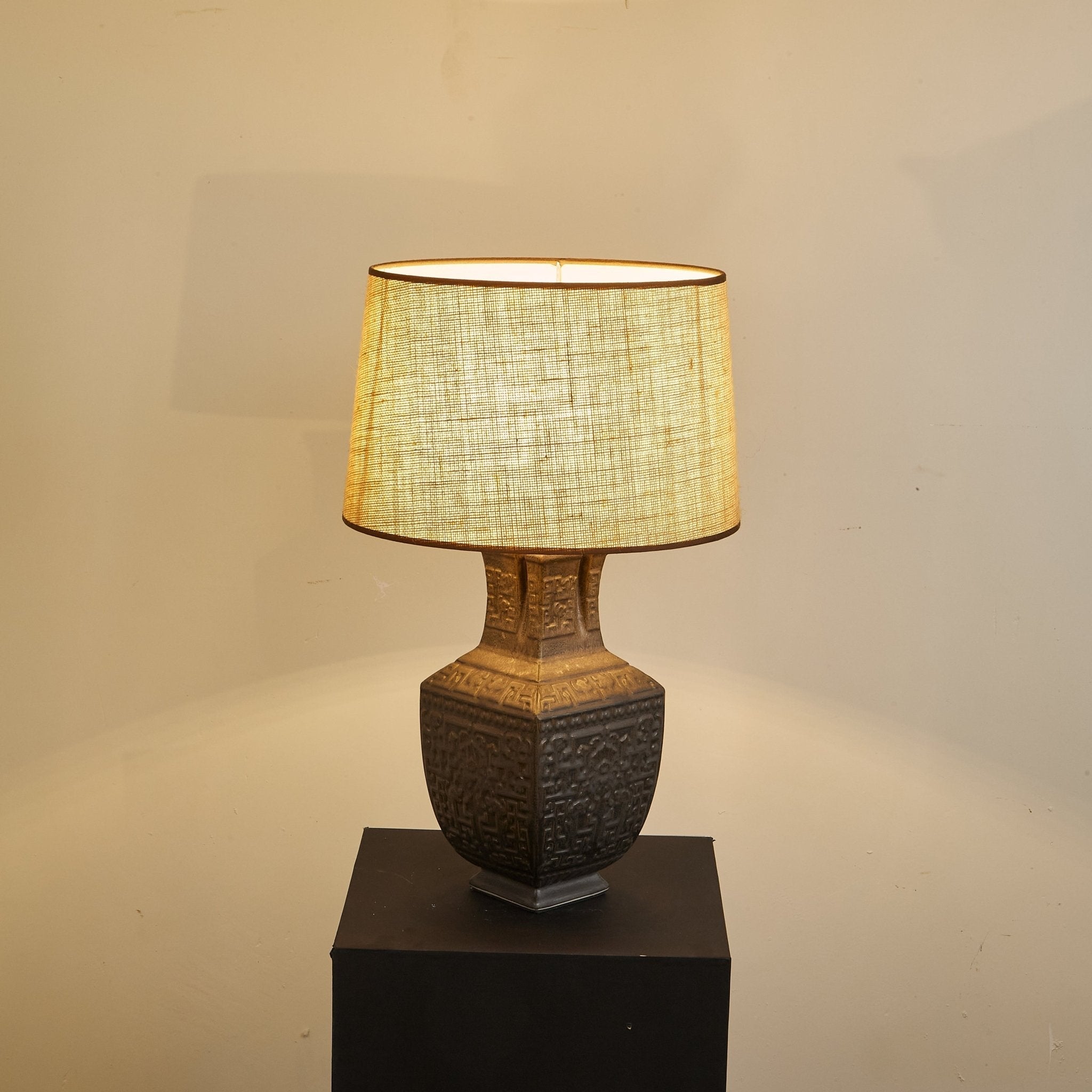 Echo Vintage Fabric Table Lamp-Neutral Decor