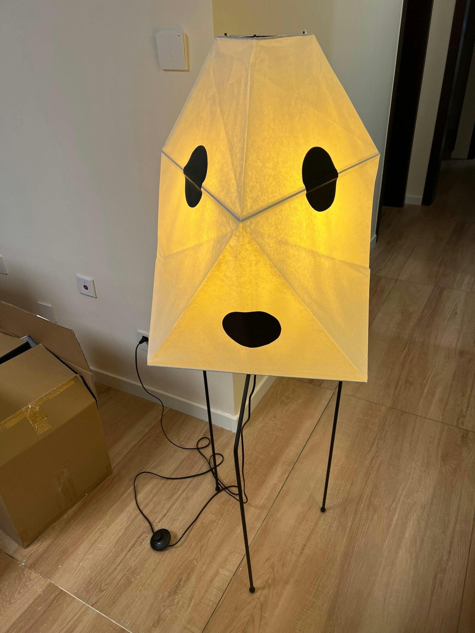 Sath Artistic Fabric Floor Lamp-Neutral Decor