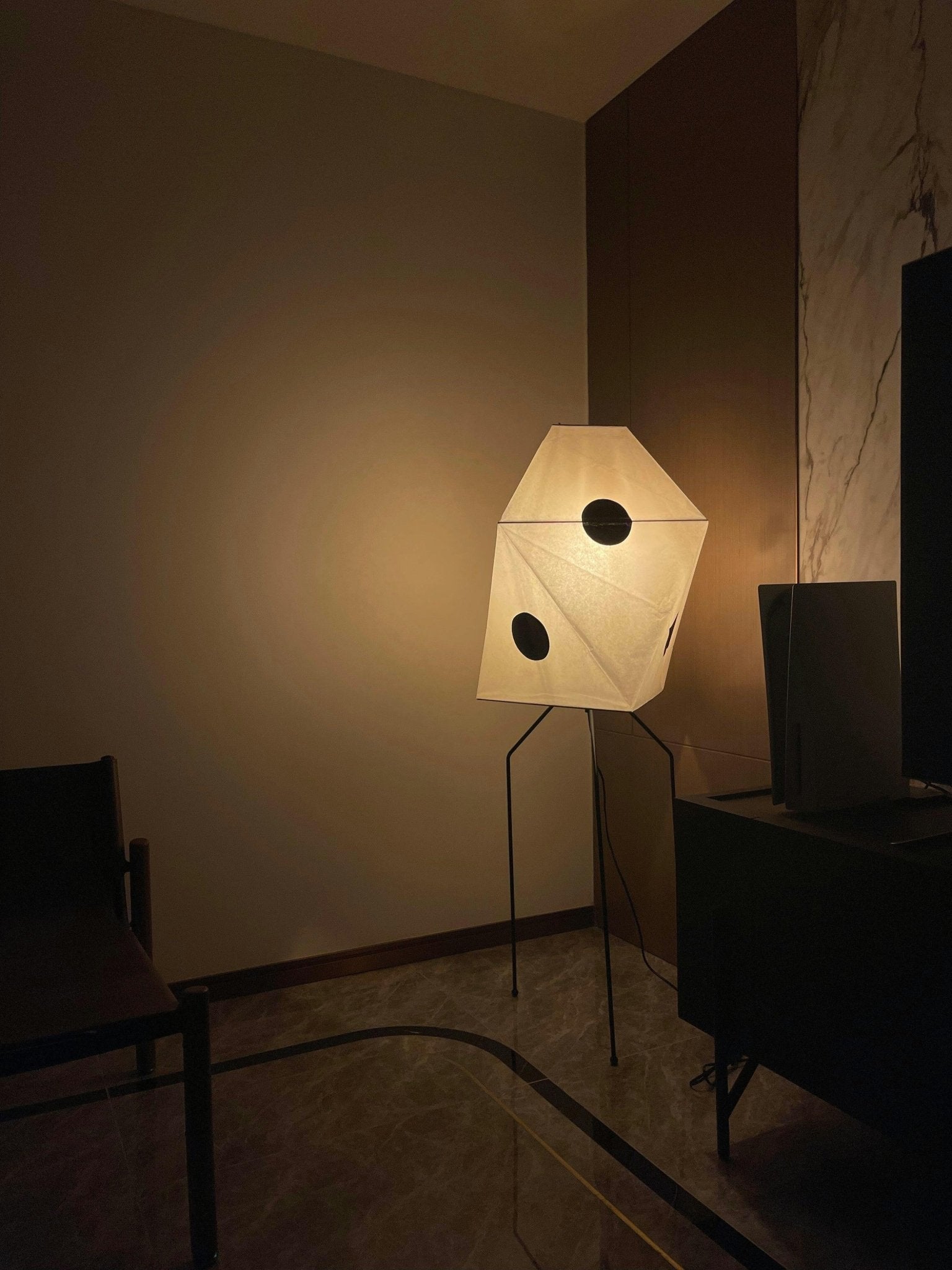 Sath Artistic Fabric Floor Lamp-Neutral Decor