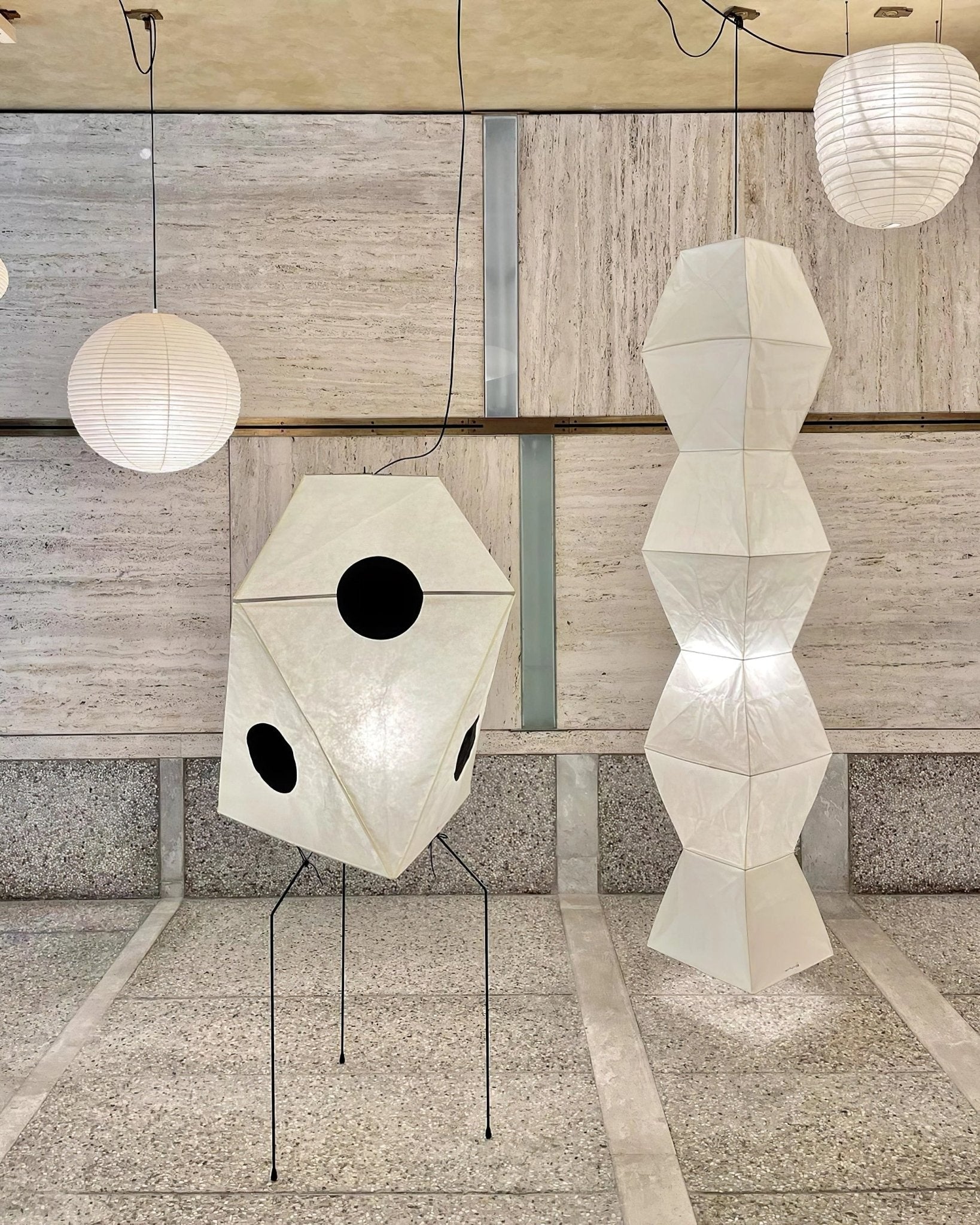 Sath Artistic Fabric Floor Lamp-Neutral Decor