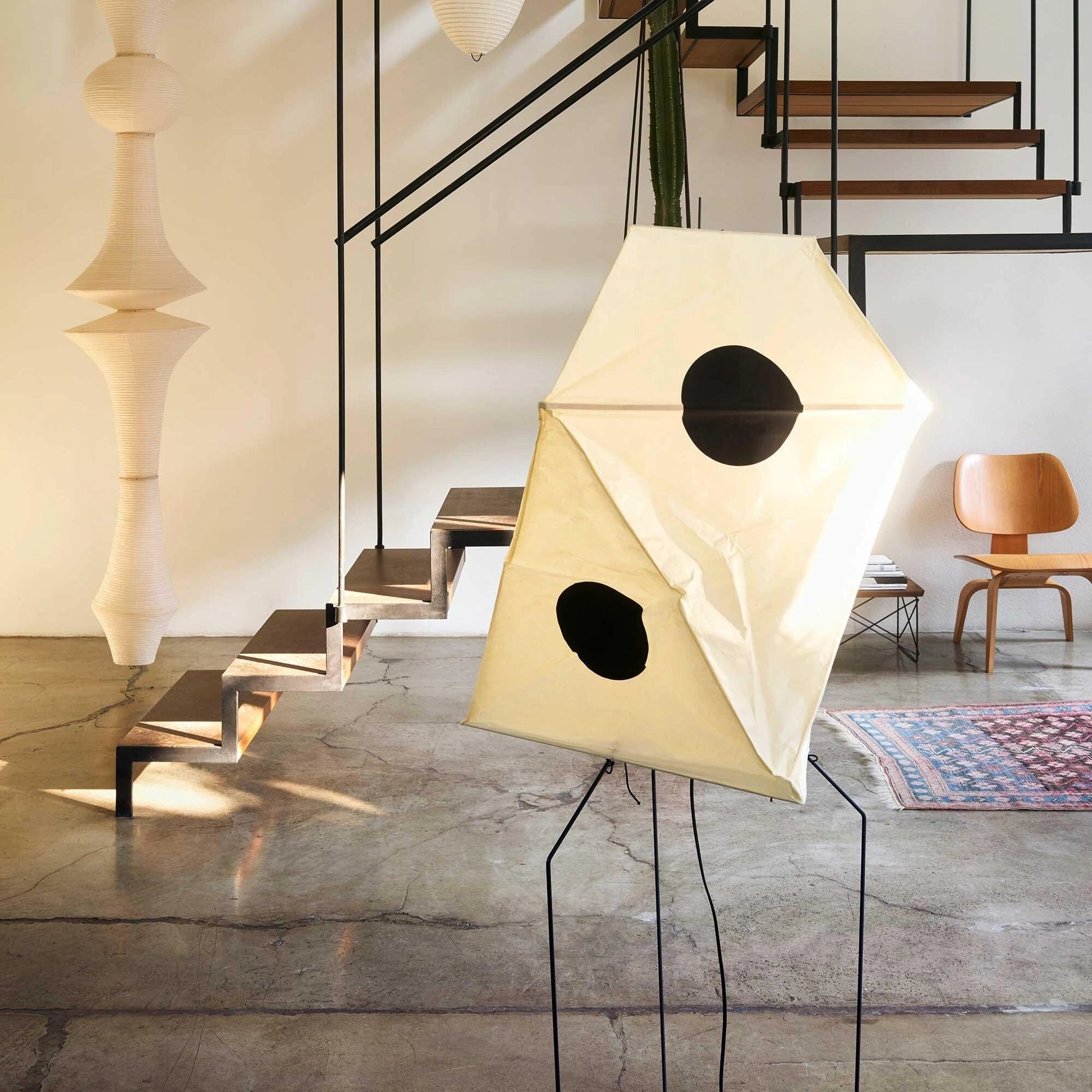 Sath Artistic Fabric Floor Lamp-Neutral Decor