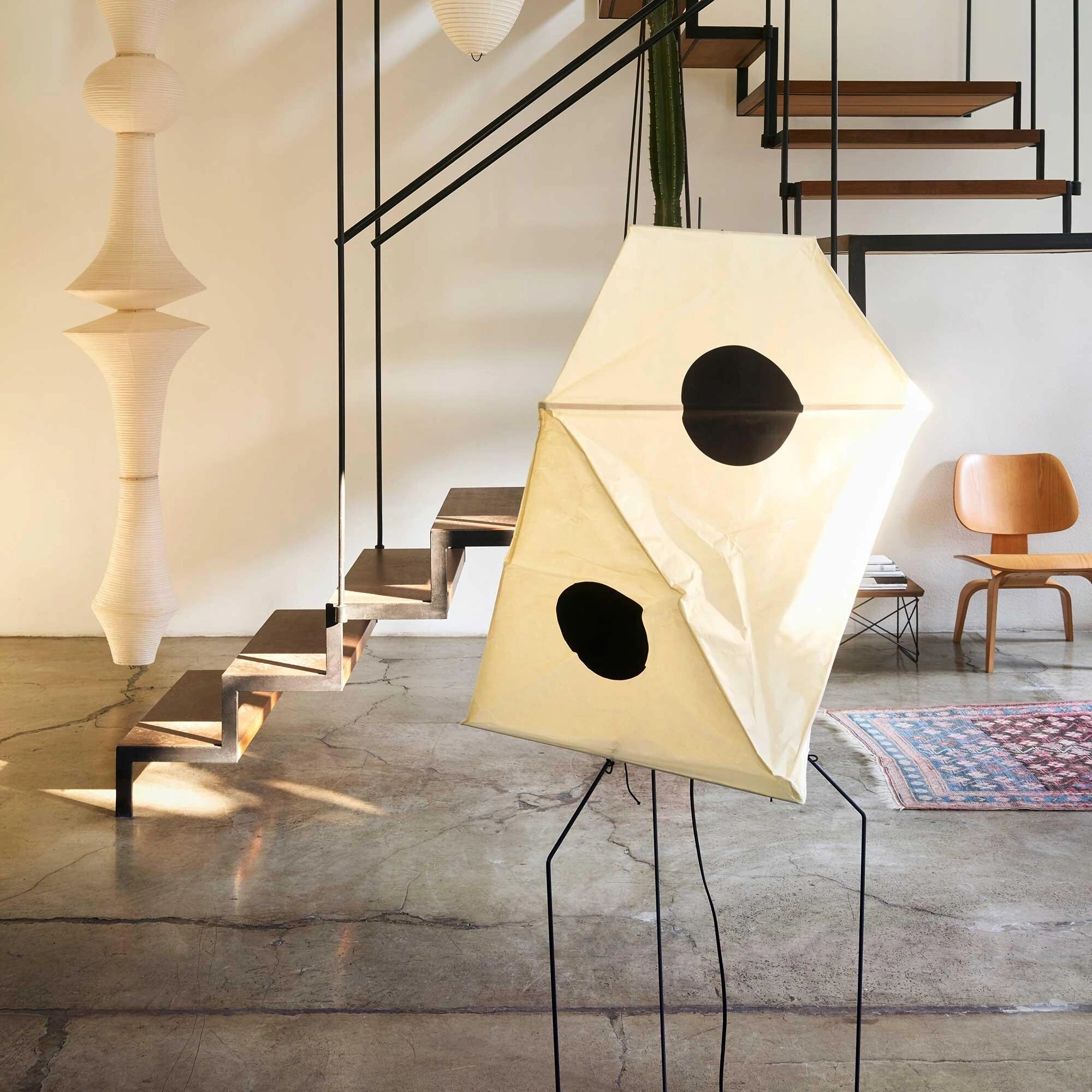 Sath Artistic Fabric Floor Lamp-Neutral Decor