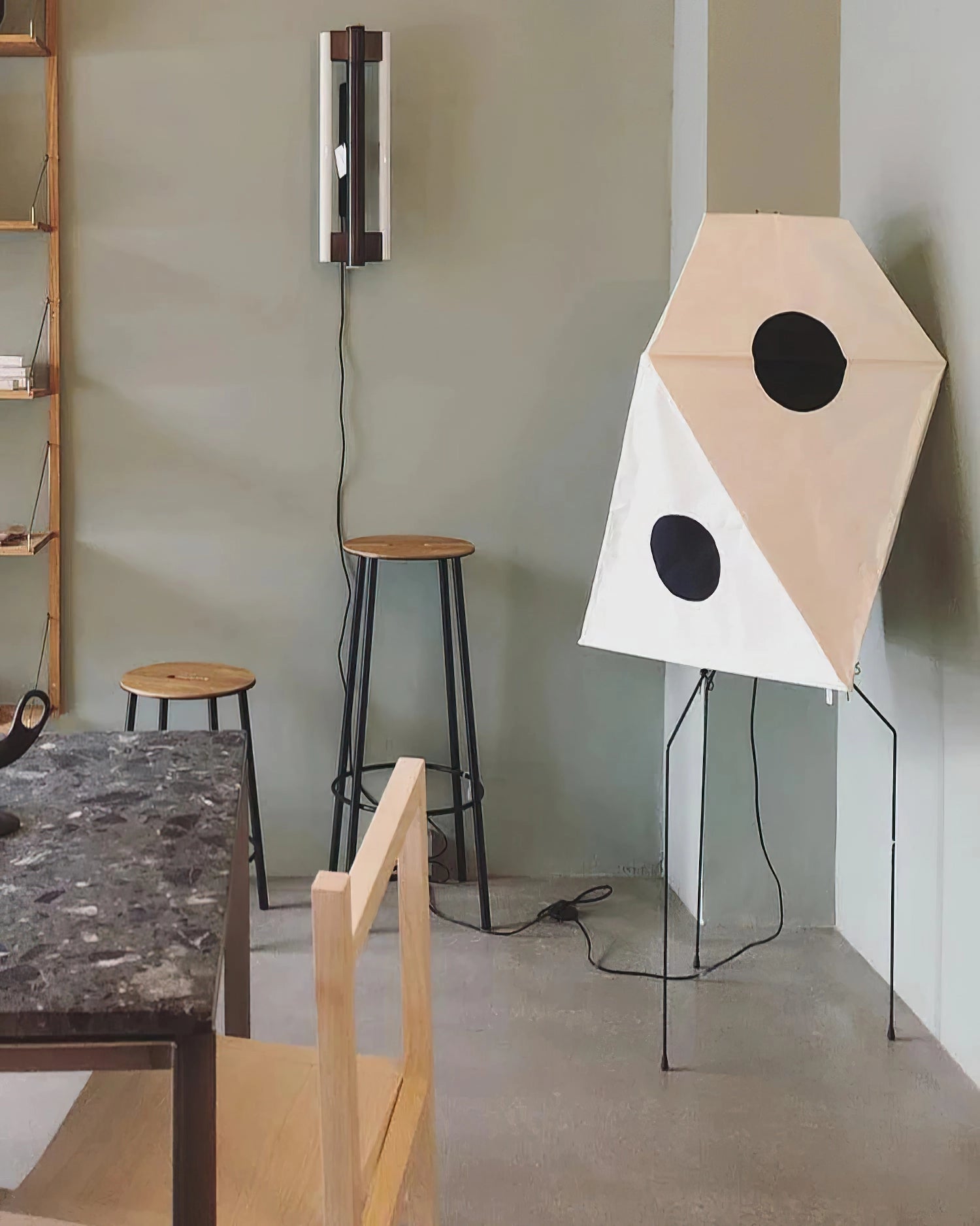 Sath Artistic Fabric Floor Lamp-Neutral Decor