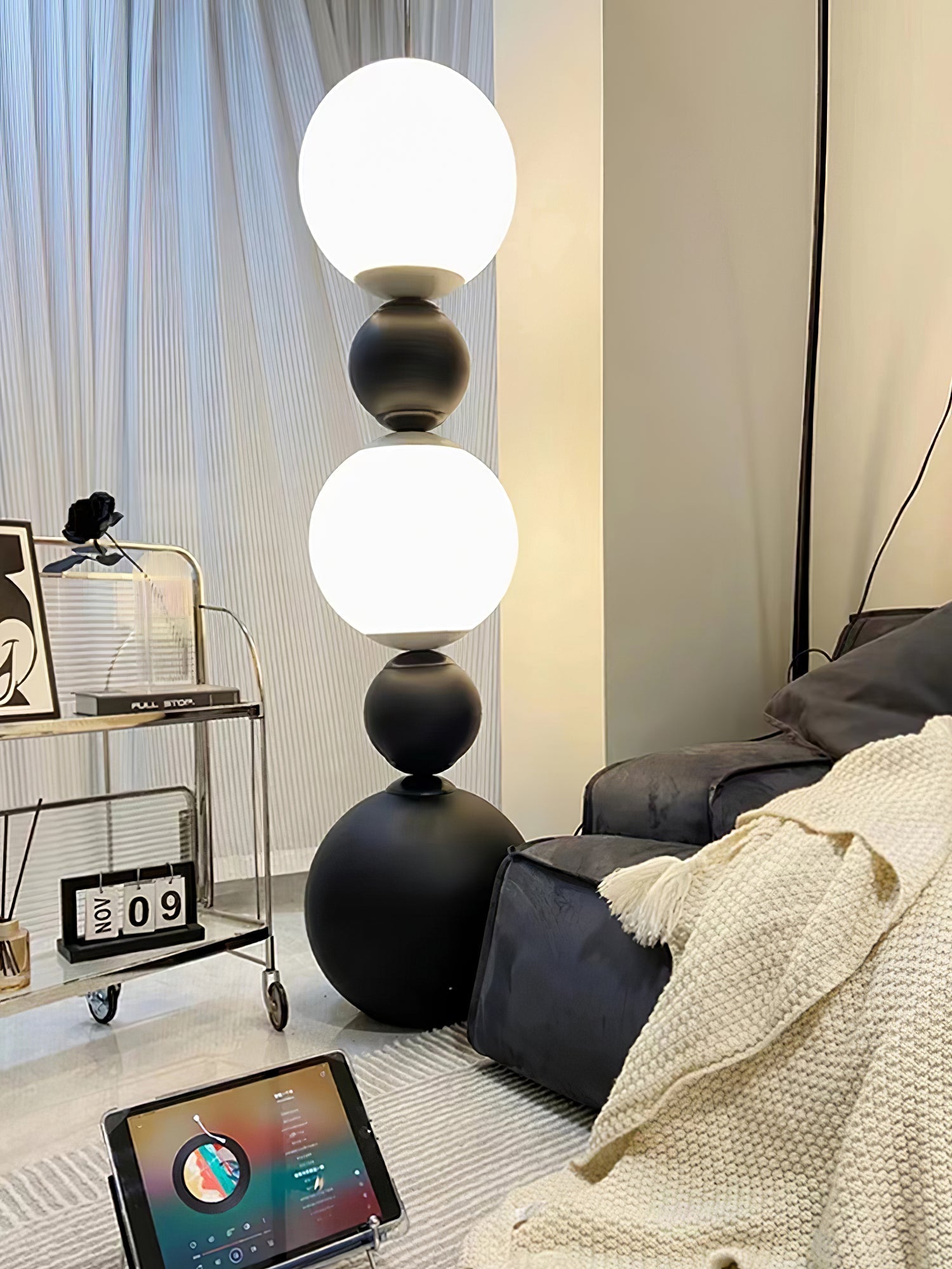Ervynel Spherical Black Floor Lamp-Neutral Decor