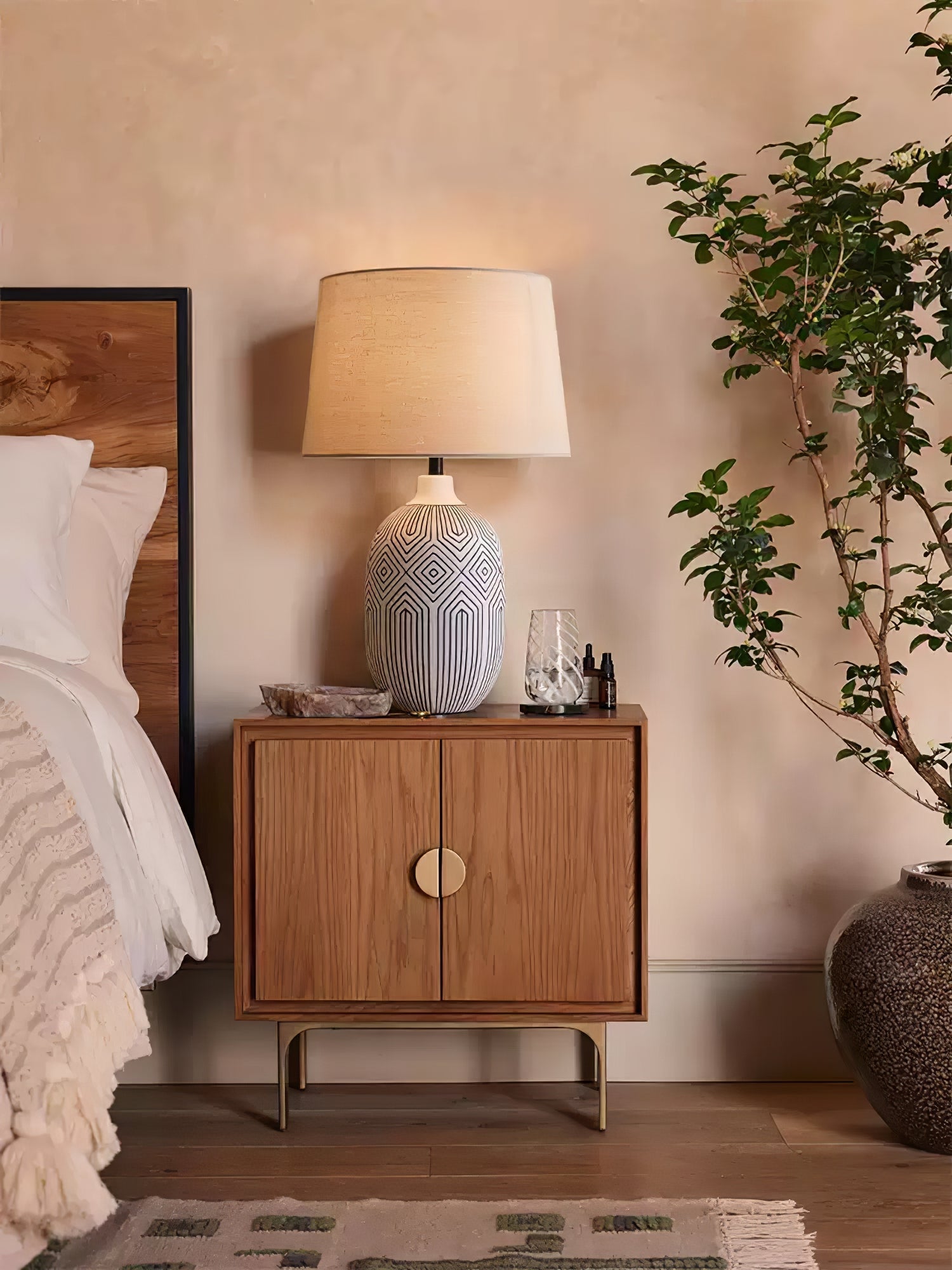 Brittany Modern Ceramics Table Lamp-Neutral Decor