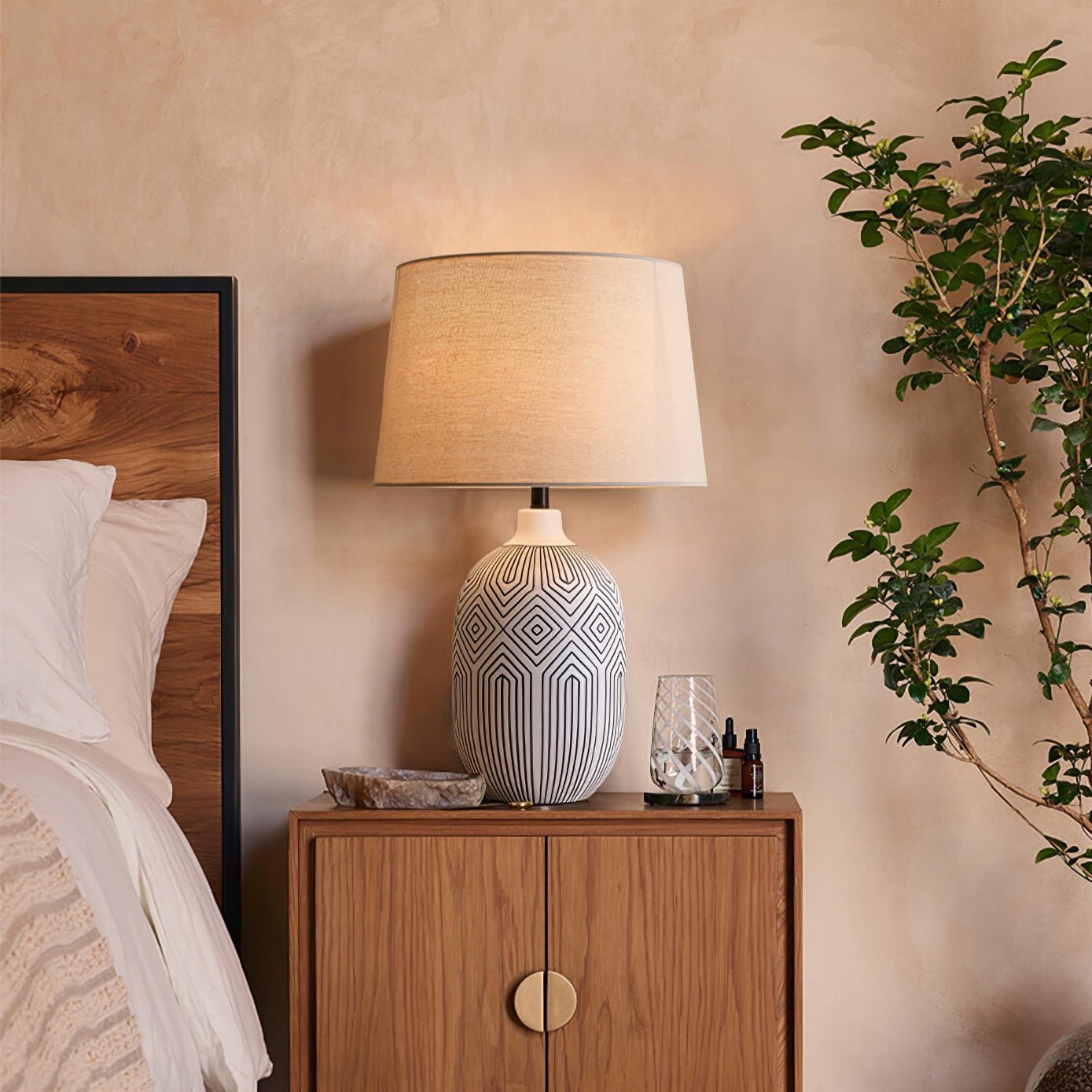 Brittany Modern Ceramics Table Lamp-Neutral Decor