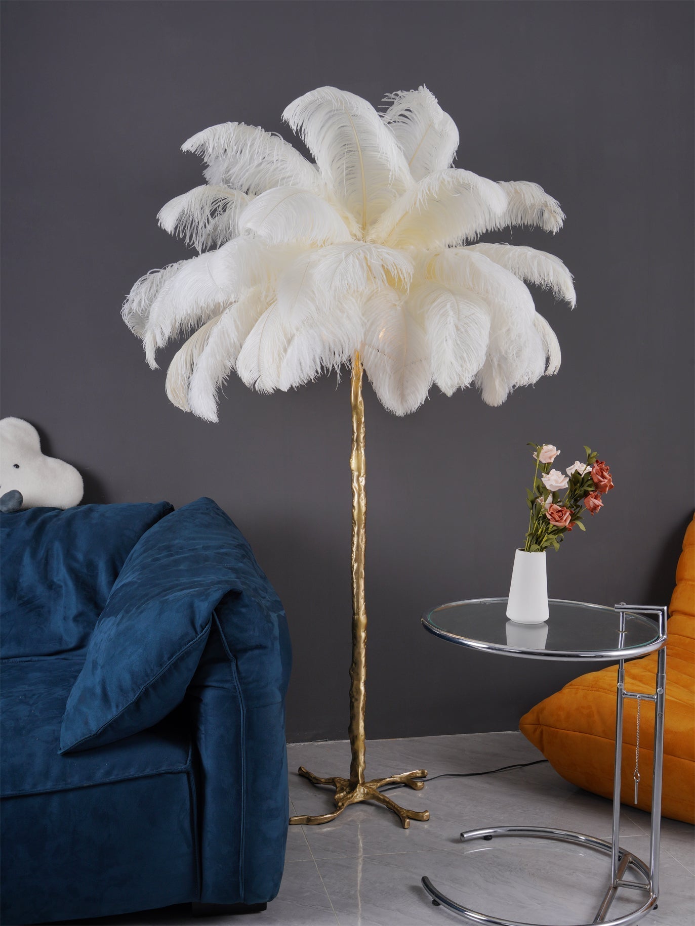 Selis Feather Brass Floor Lamp-Neutral Decor