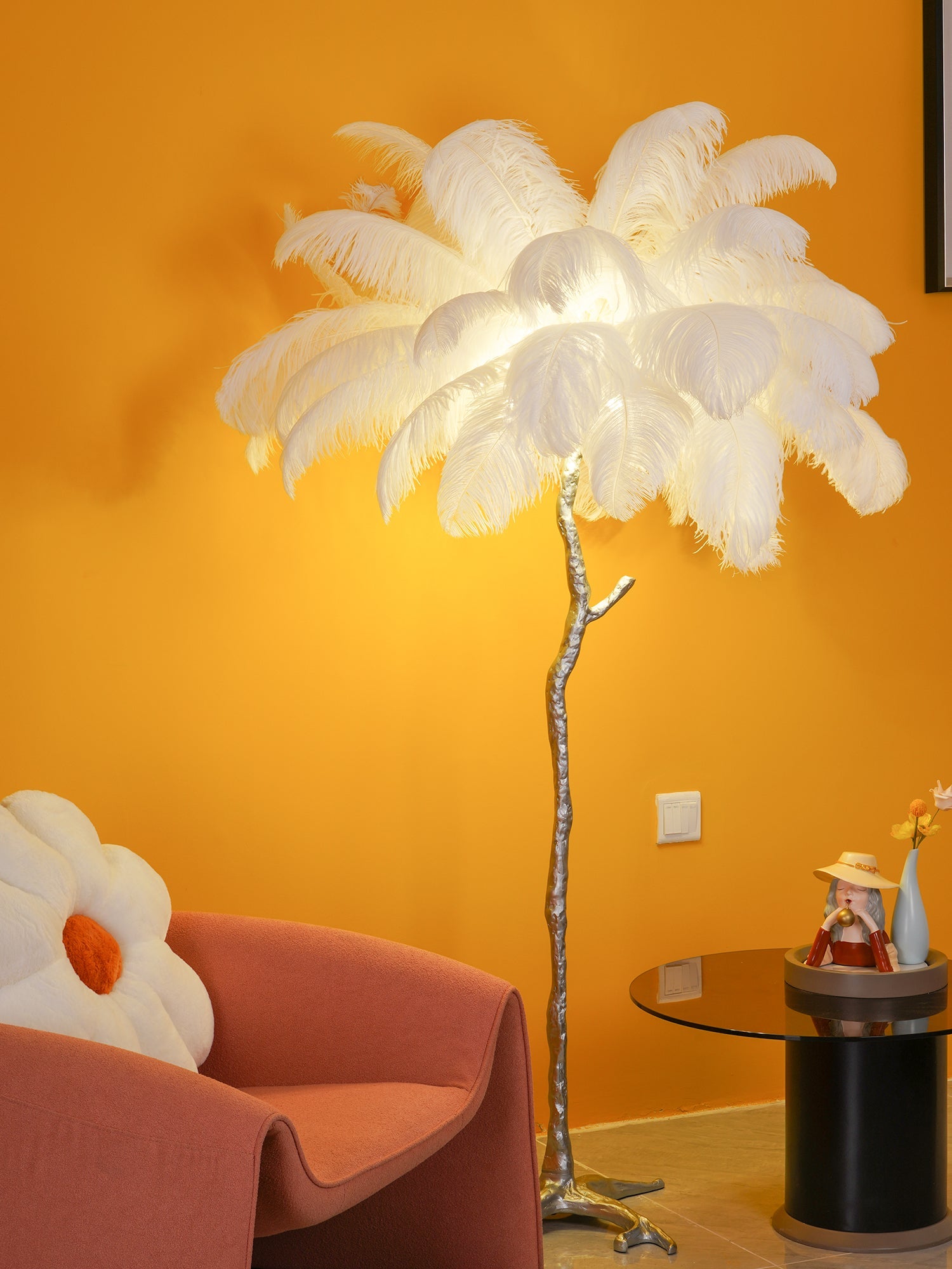 Selis Feather Brass Floor Lamp-Neutral Decor