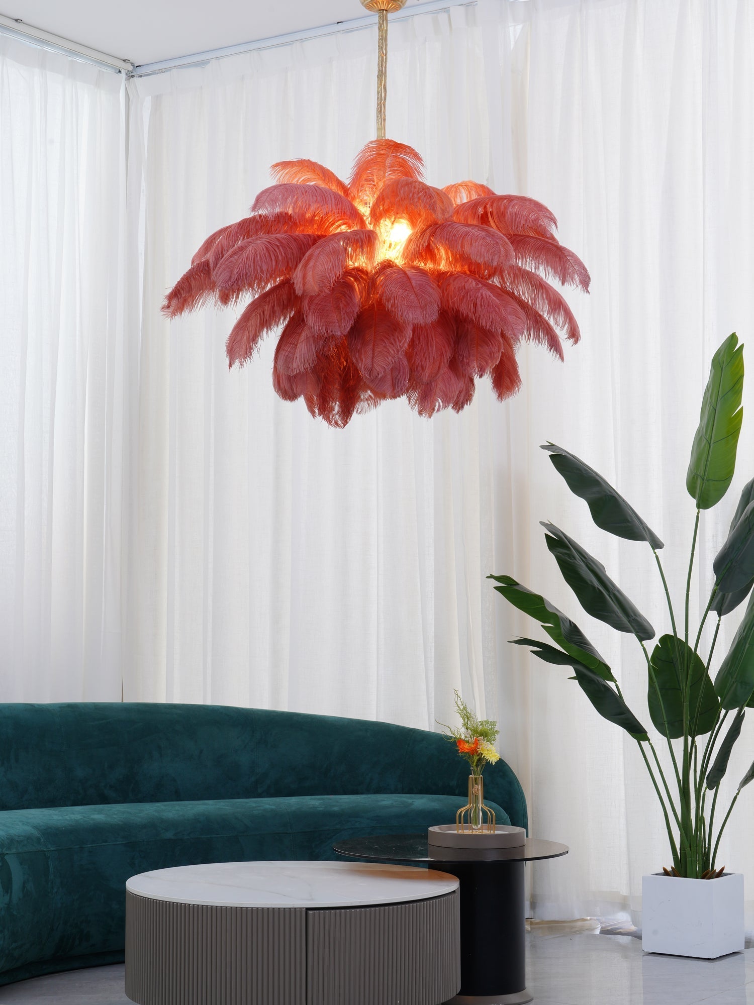 Lustra Chandelier Ostrich Feather Large Brass Stem-Neutral Decor