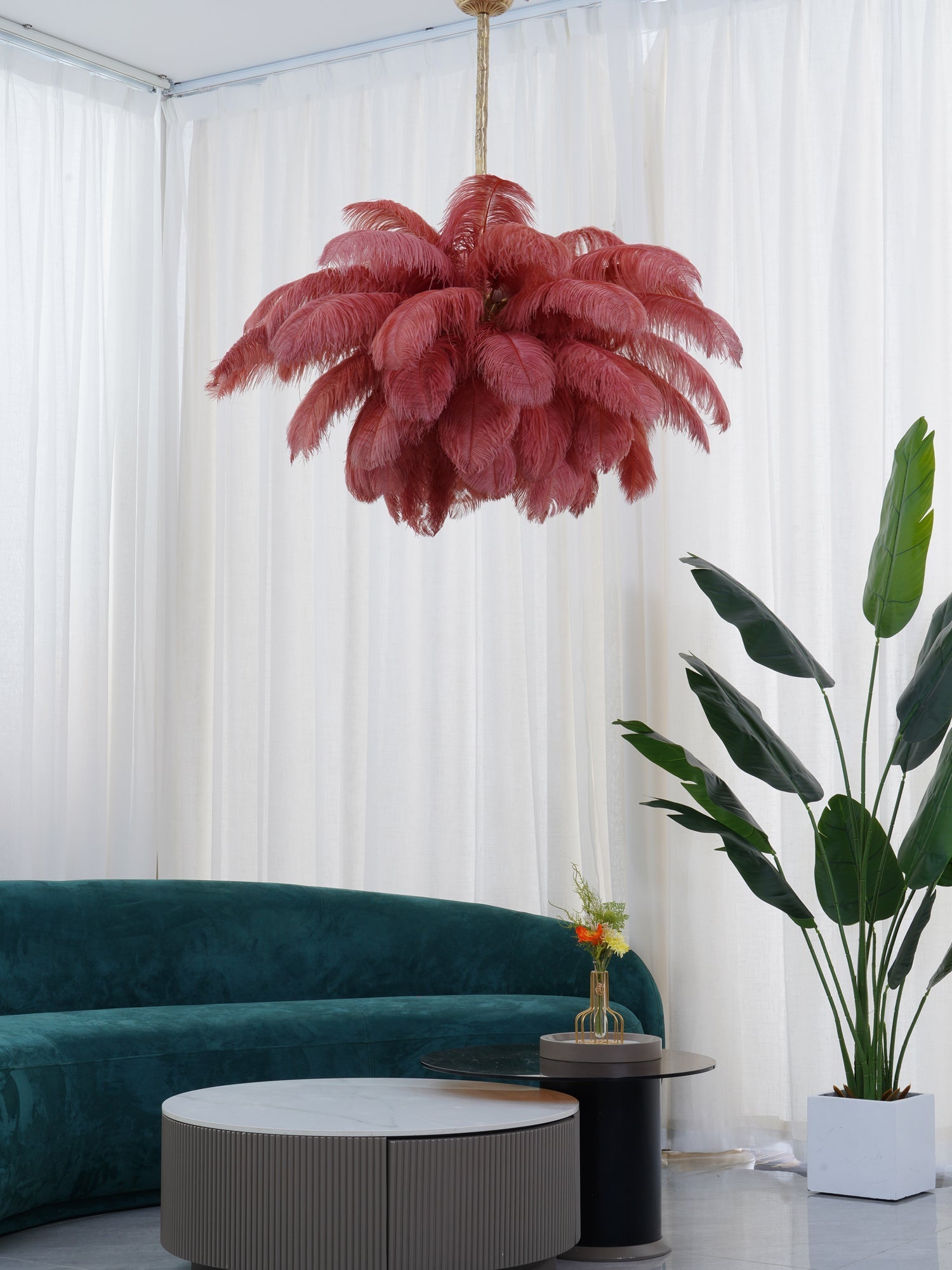 Lustra Chandelier Ostrich Feather Large Brass Stem-Neutral Decor