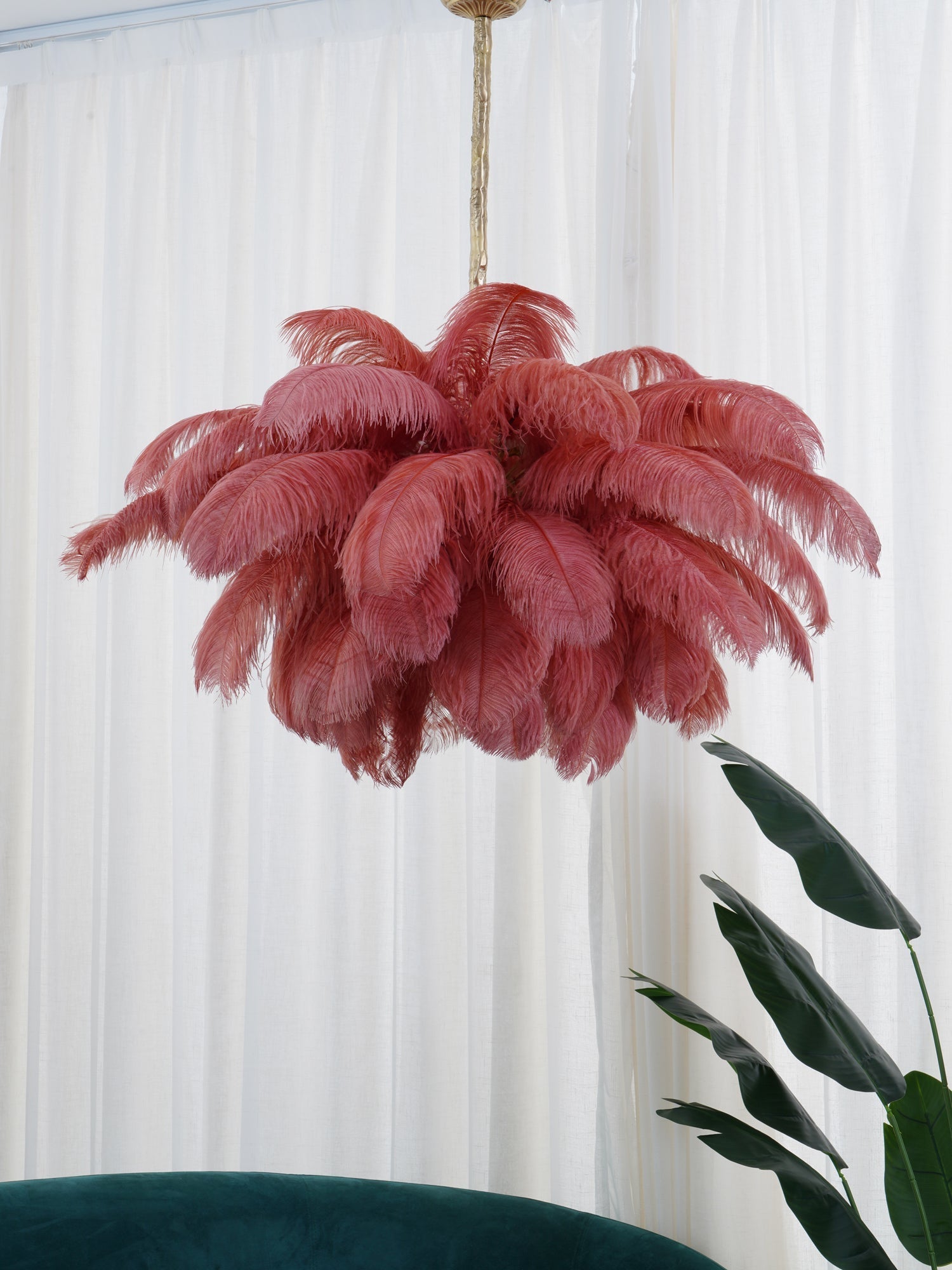 Lustra Chandelier Ostrich Feather Large Brass Stem-Neutral Decor