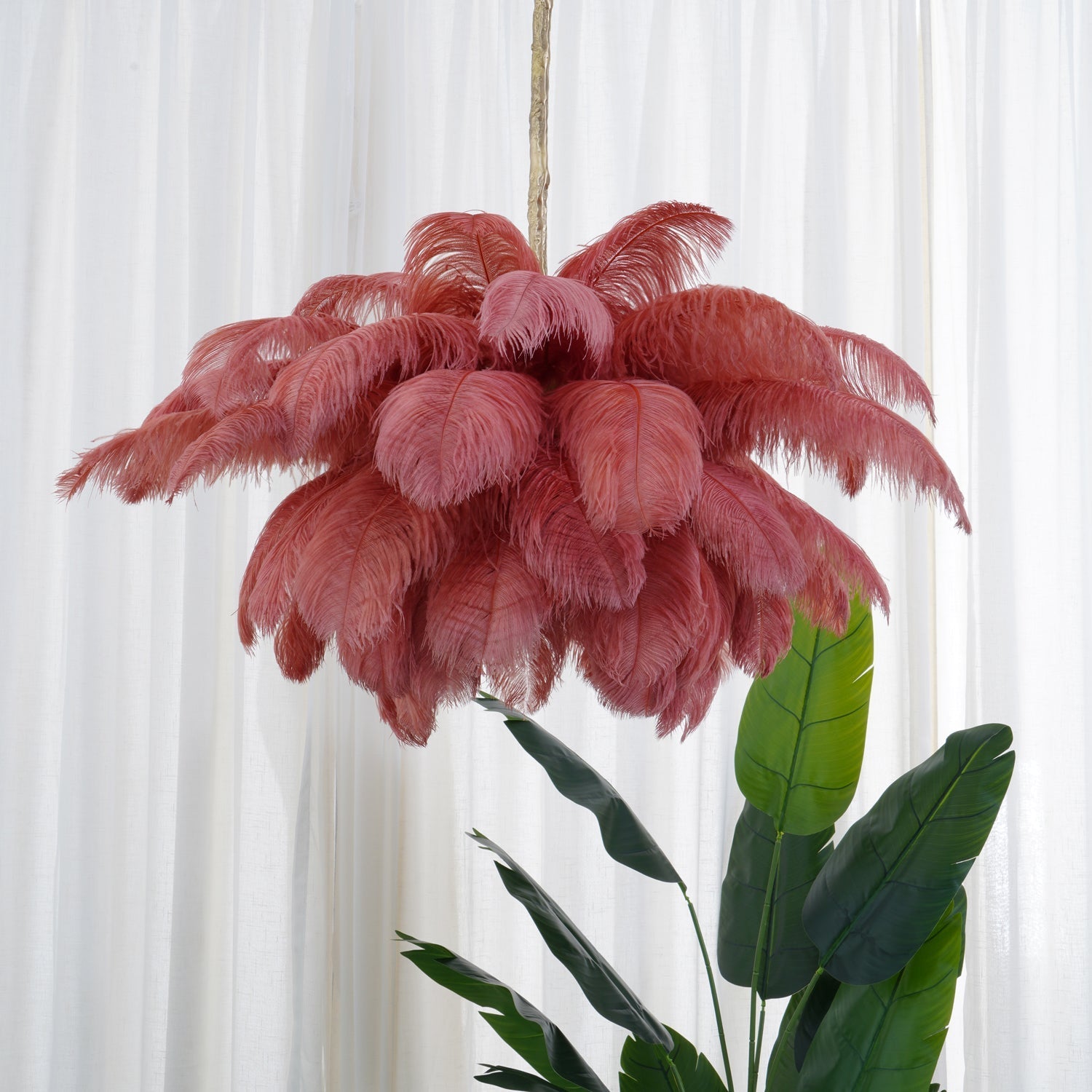 Lustra Chandelier Ostrich Feather Large Brass Stem-Neutral Decor
