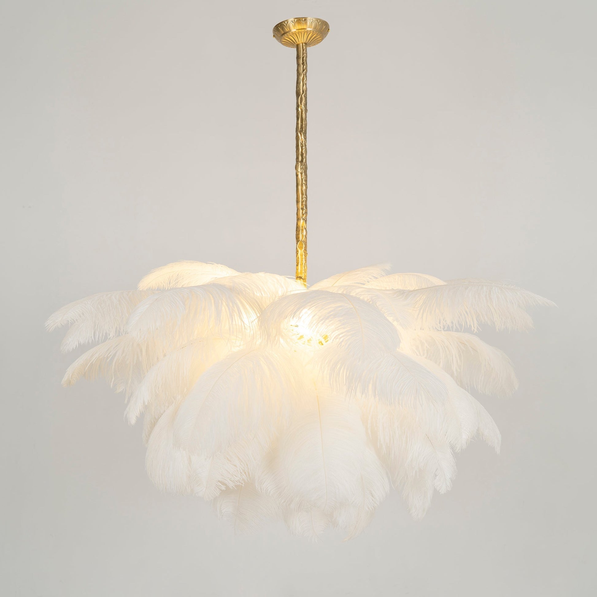 Lustra Chandelier Ostrich Feather Large Brass Stem-Neutral Decor