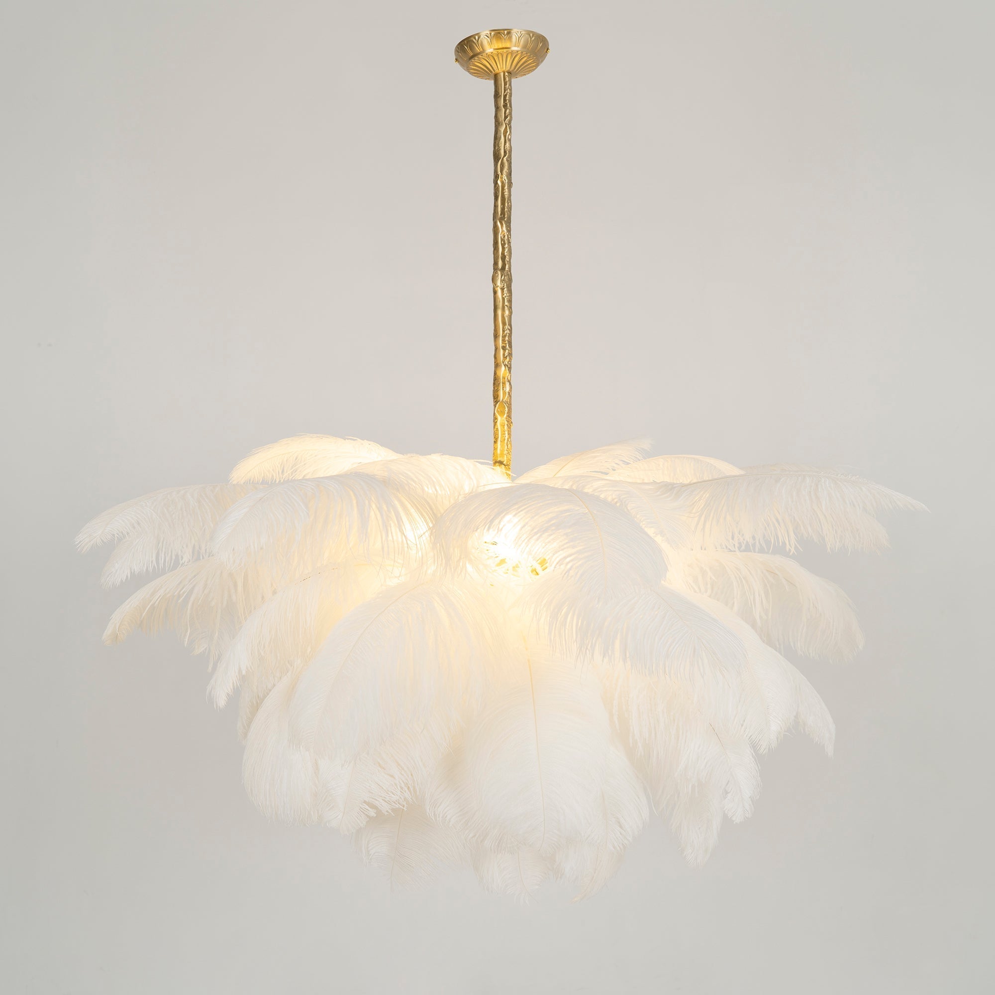 Lustra Chandelier Ostrich Feather Large Brass Stem-Neutral Decor