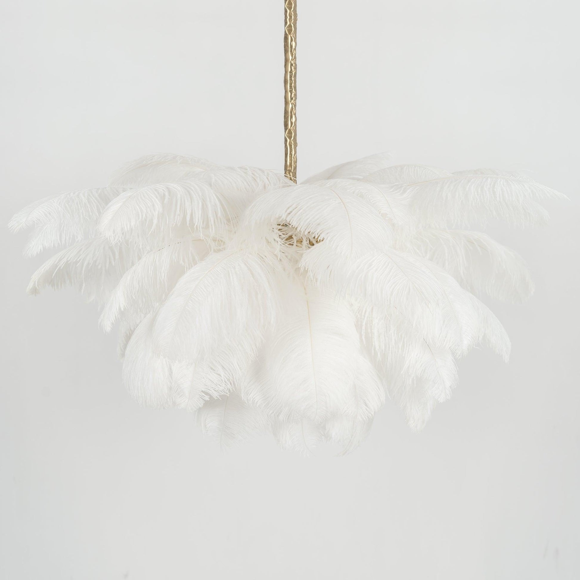 Lustra Chandelier Ostrich Feather Large Brass Stem-Neutral Decor