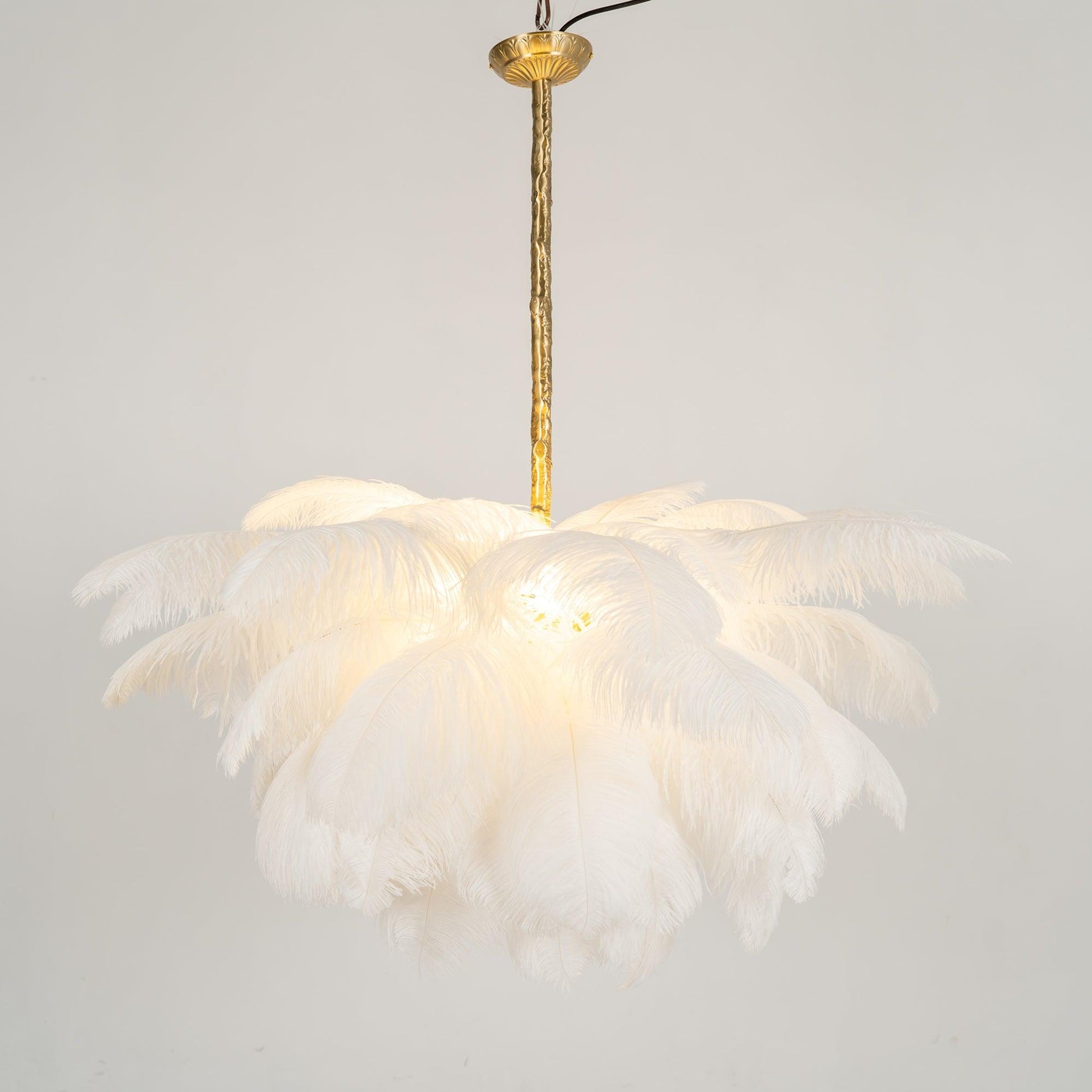 Lustra Chandelier Ostrich Feather Large Brass Stem-Neutral Decor