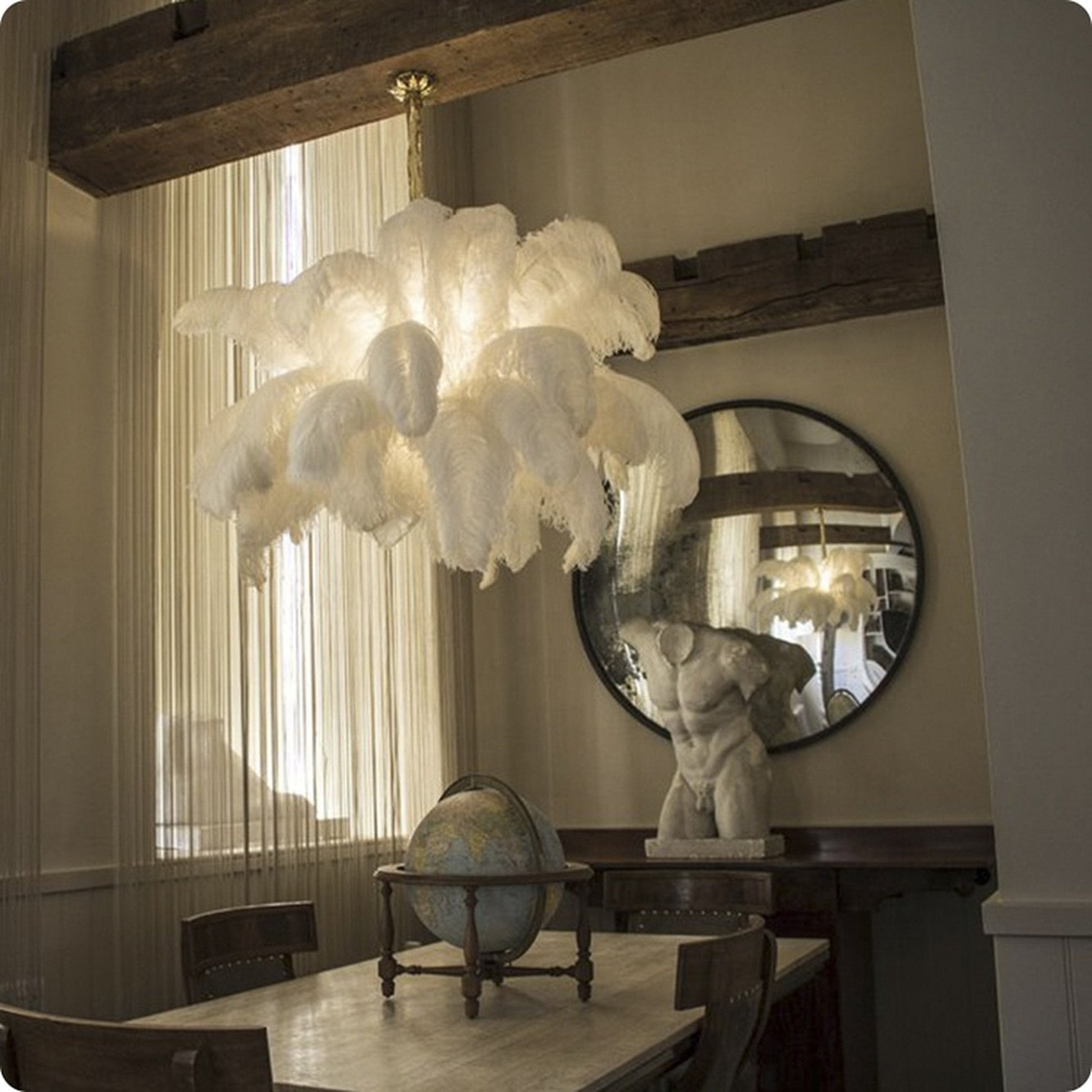 Lustra Chandelier Ostrich Feather Large Brass Stem-Neutral Decor