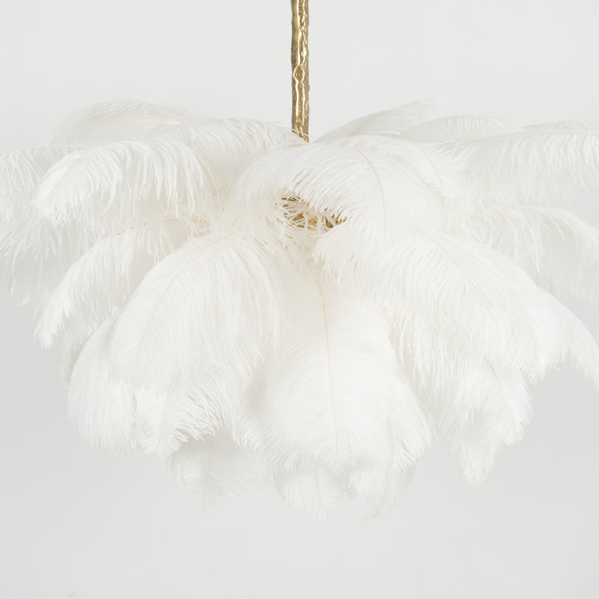 Lustra Chandelier Ostrich Feather Large Brass Stem-Neutral Decor