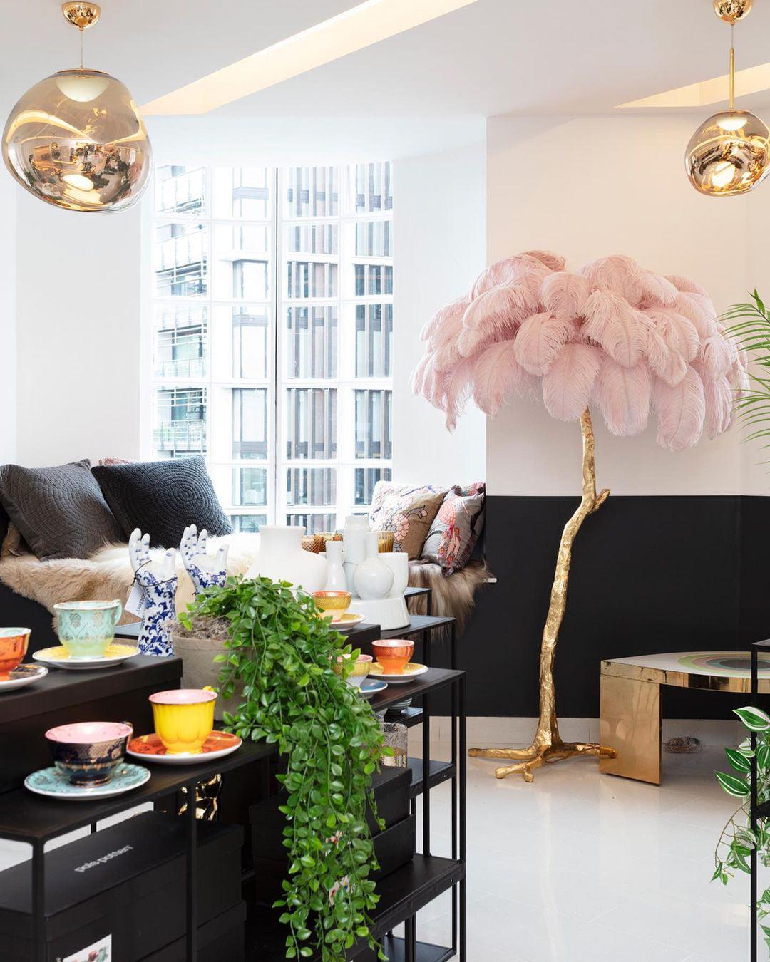 Selis Feather Brass Floor Lamp-Neutral Decor