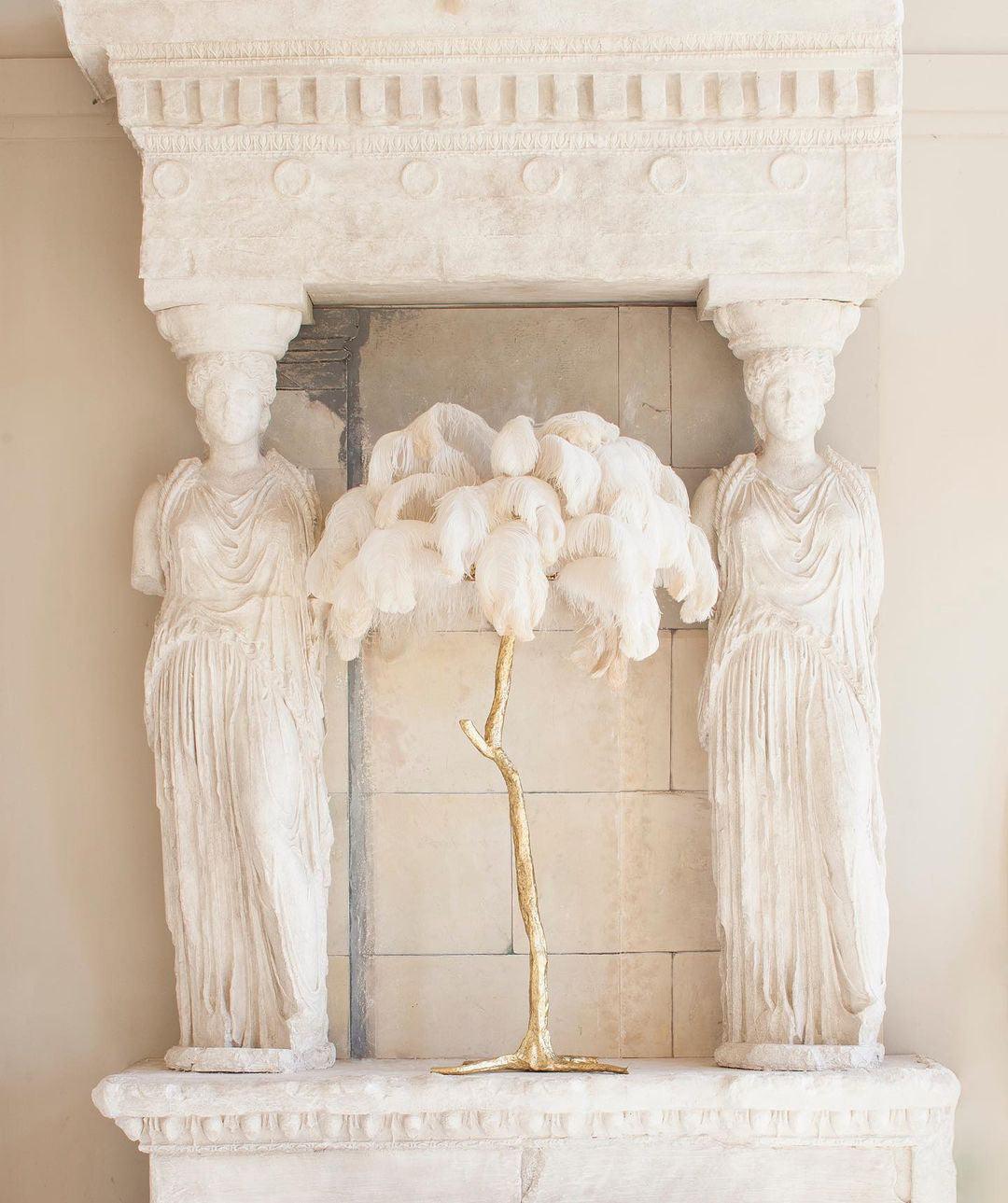 Keveno Brass Feather Elegant Table Lamp-Neutral Decor