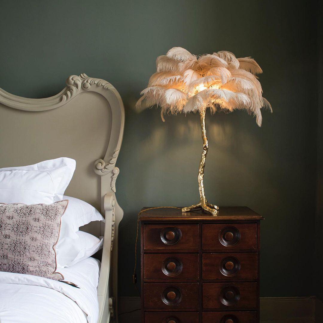 Keveno Brass Feather Elegant Table Lamp-Neutral Decor