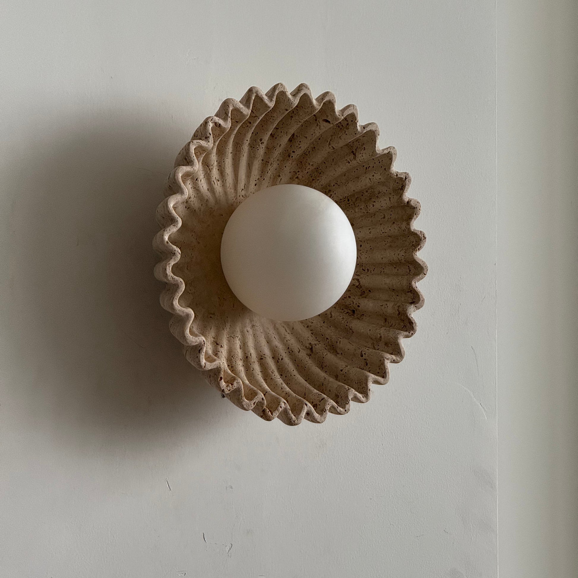 Dimensional drawing of the Ostro Marble Small Sconce.