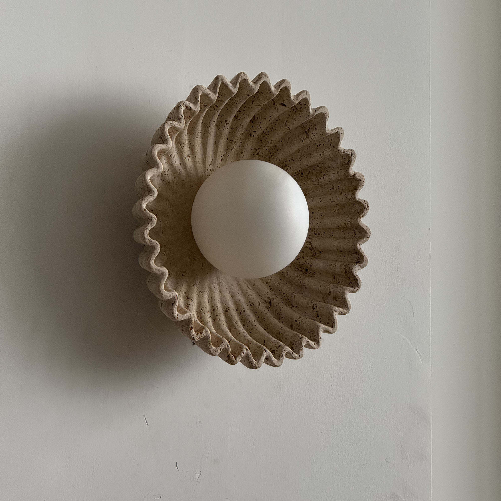 Dimensional drawing of the Ostro Marble Small Sconce.