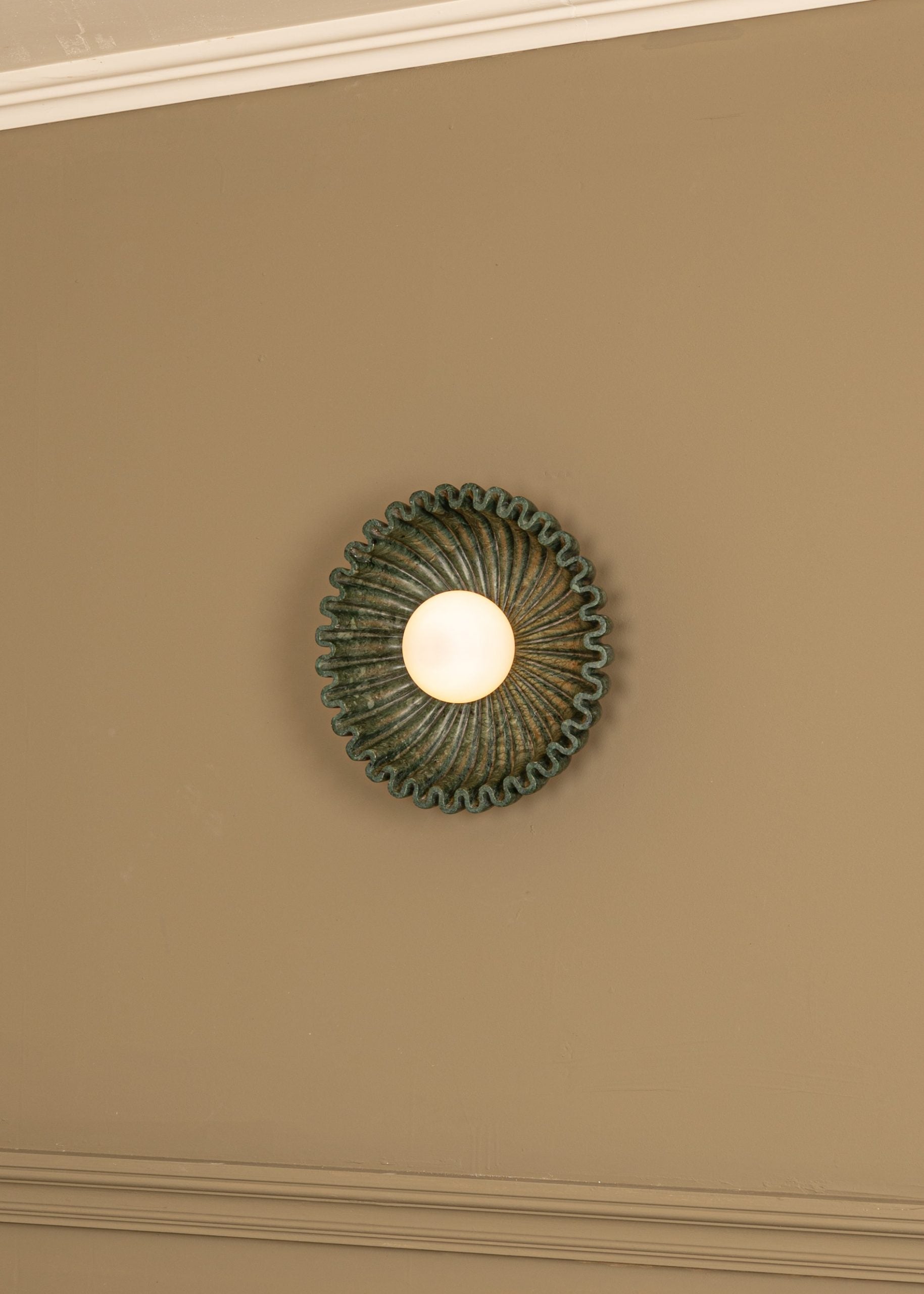 Ivvinen Wall Lamp
