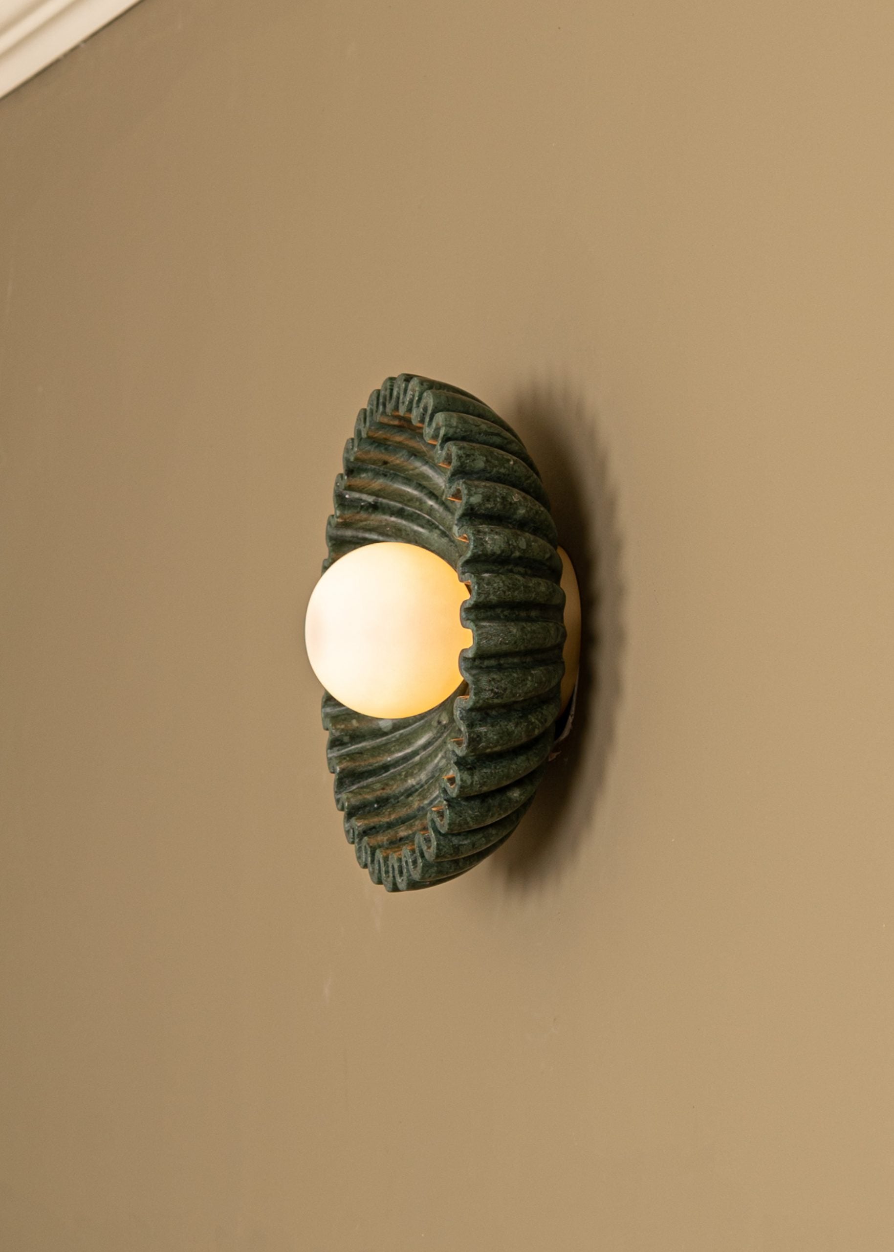 Ivvinen Wall Lamp