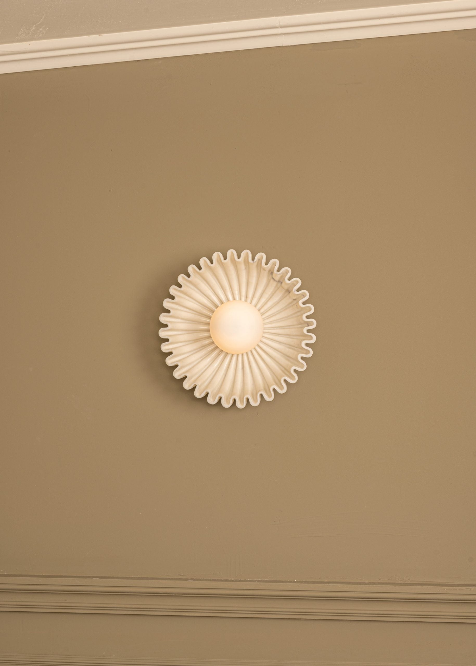 Ivvinen Wall Lamp