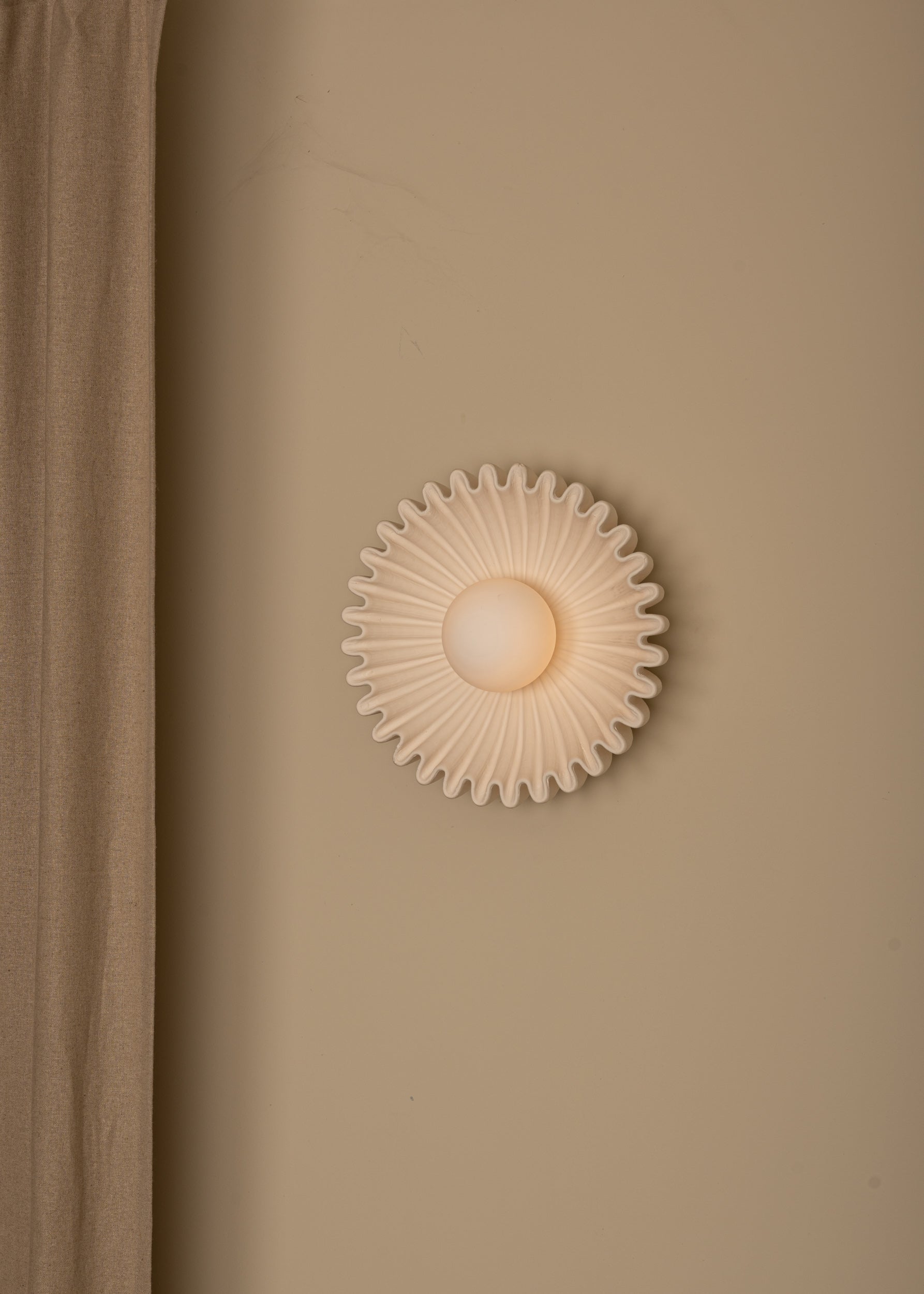 Ivvinen Wall Lamp