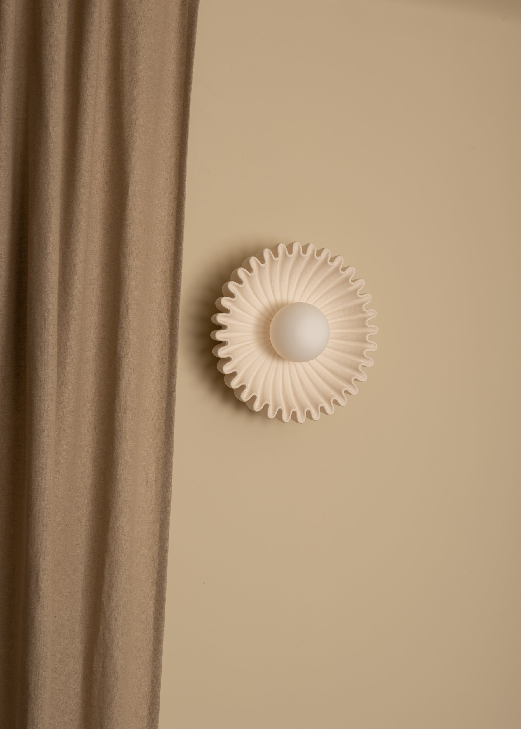 Ivvinen Wall Lamp