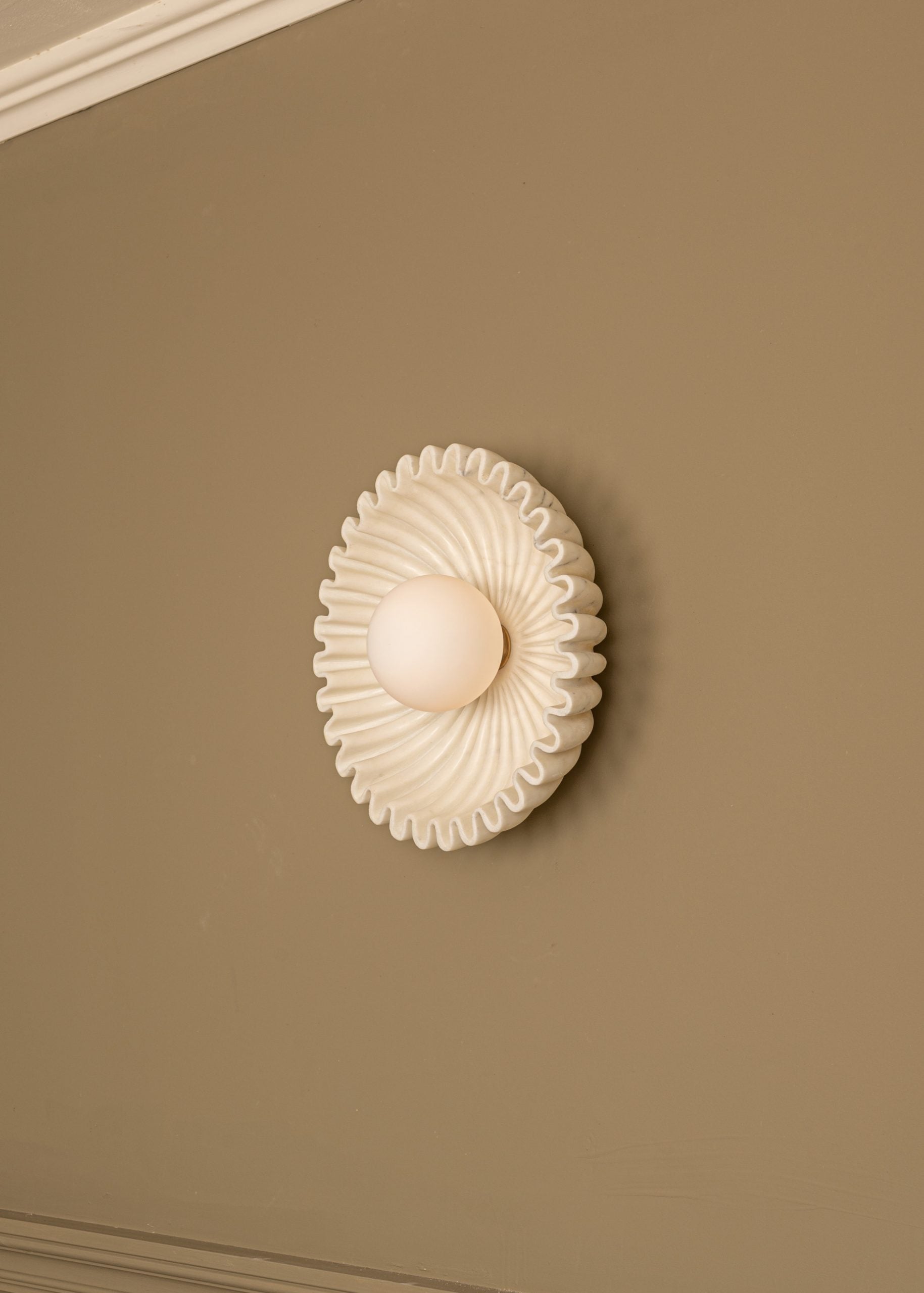 Ivvinen Wall Lamp