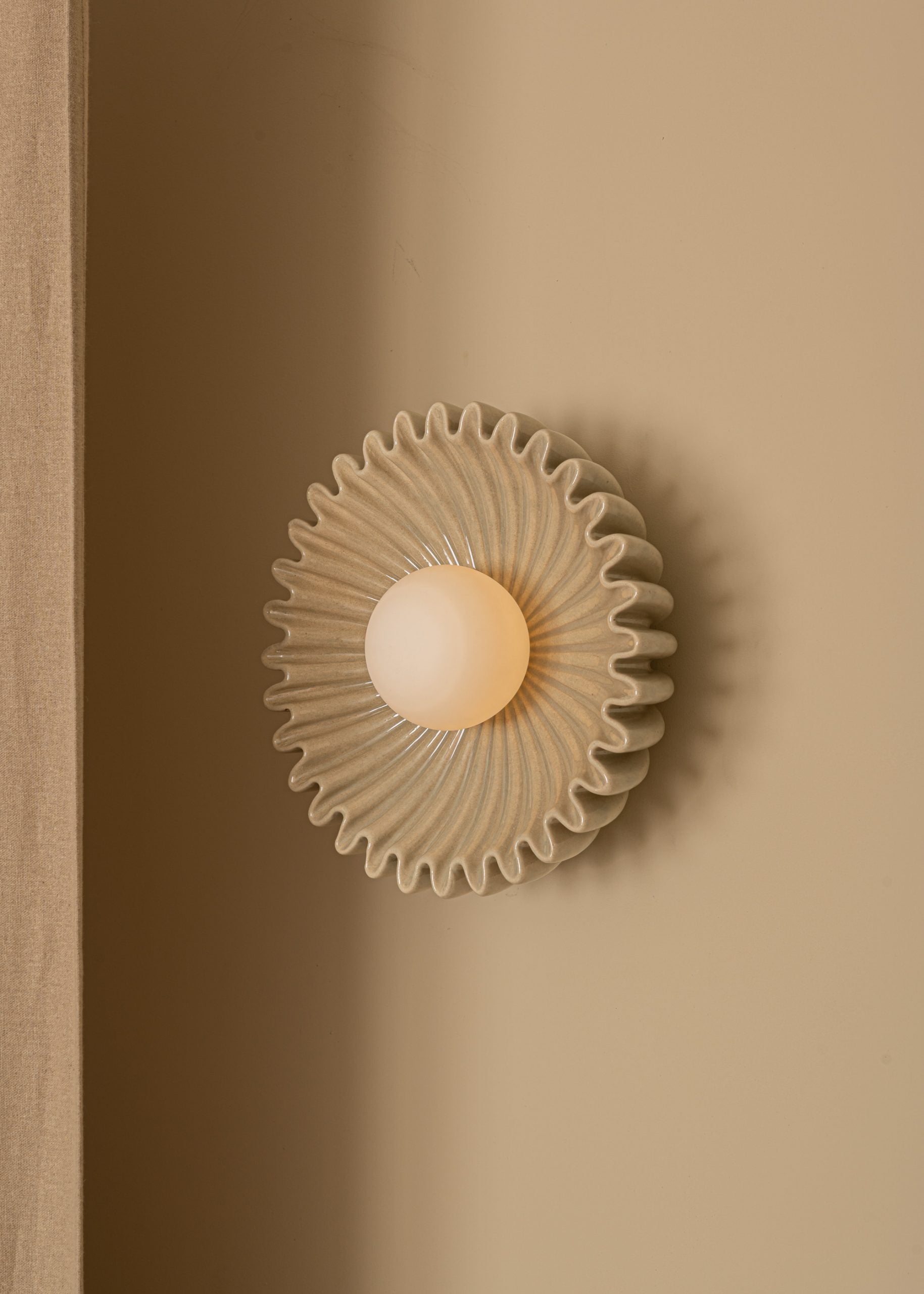 Ivvinen Wall Lamp