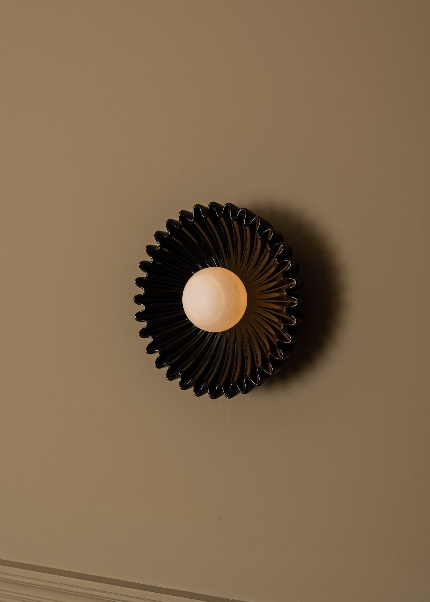 Ivvinen Wall Lamp