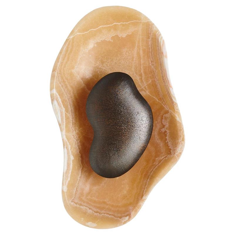 Dimensional drawing of the Oyster Hammered Onyx Sconce.