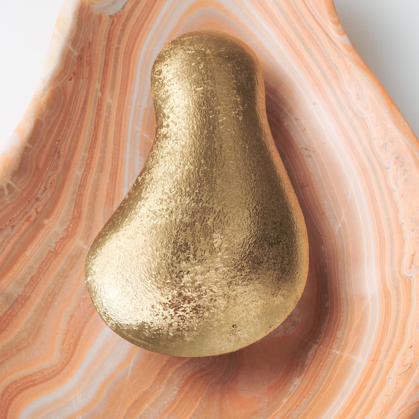 A close-up of the dark bronze finish option for the sconce.
